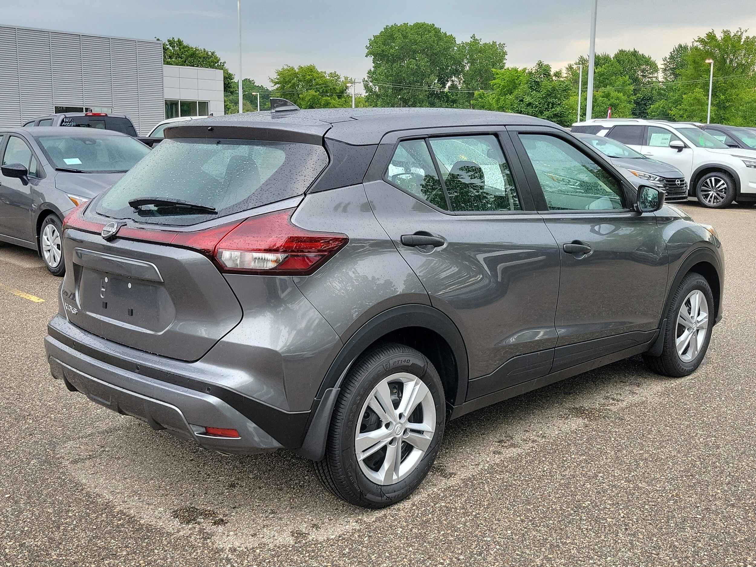 2025 Nissan Kicks Play S photo 4