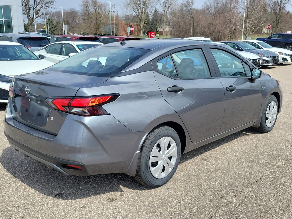New 2025 Nissan Versa 1.6 S Sedan