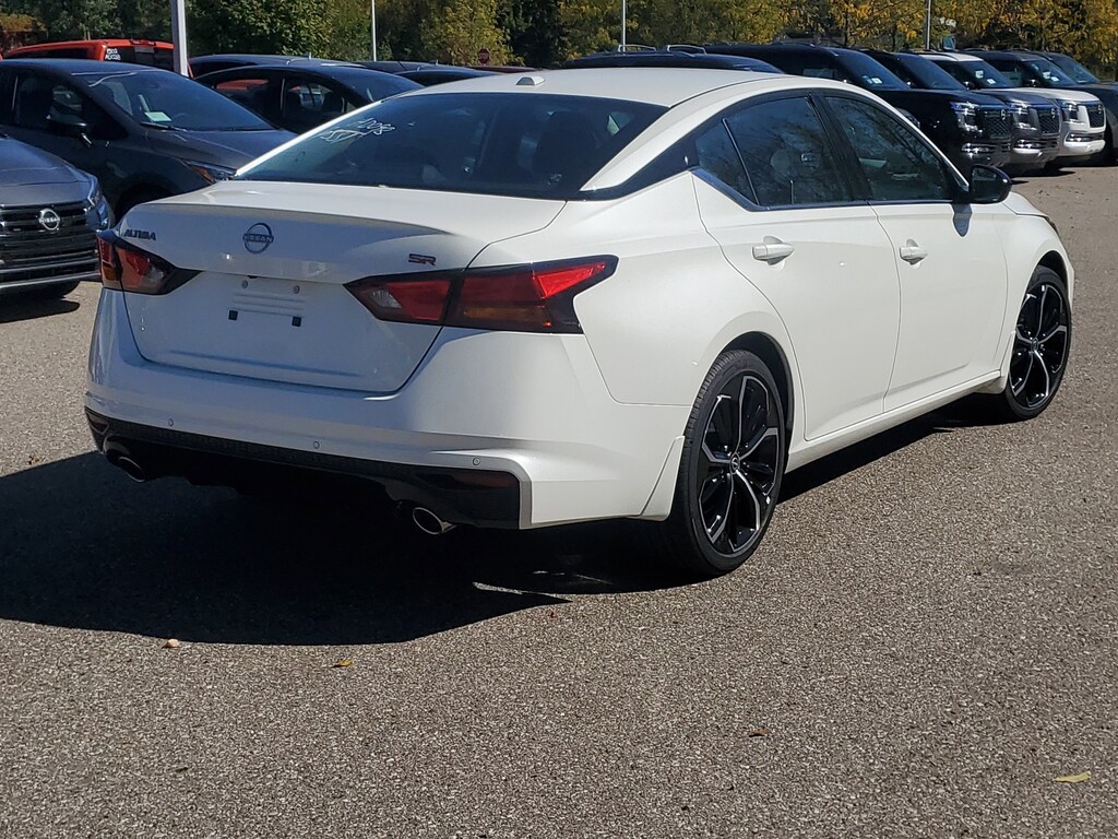 New 2025 Nissan Altima SR Sedan
