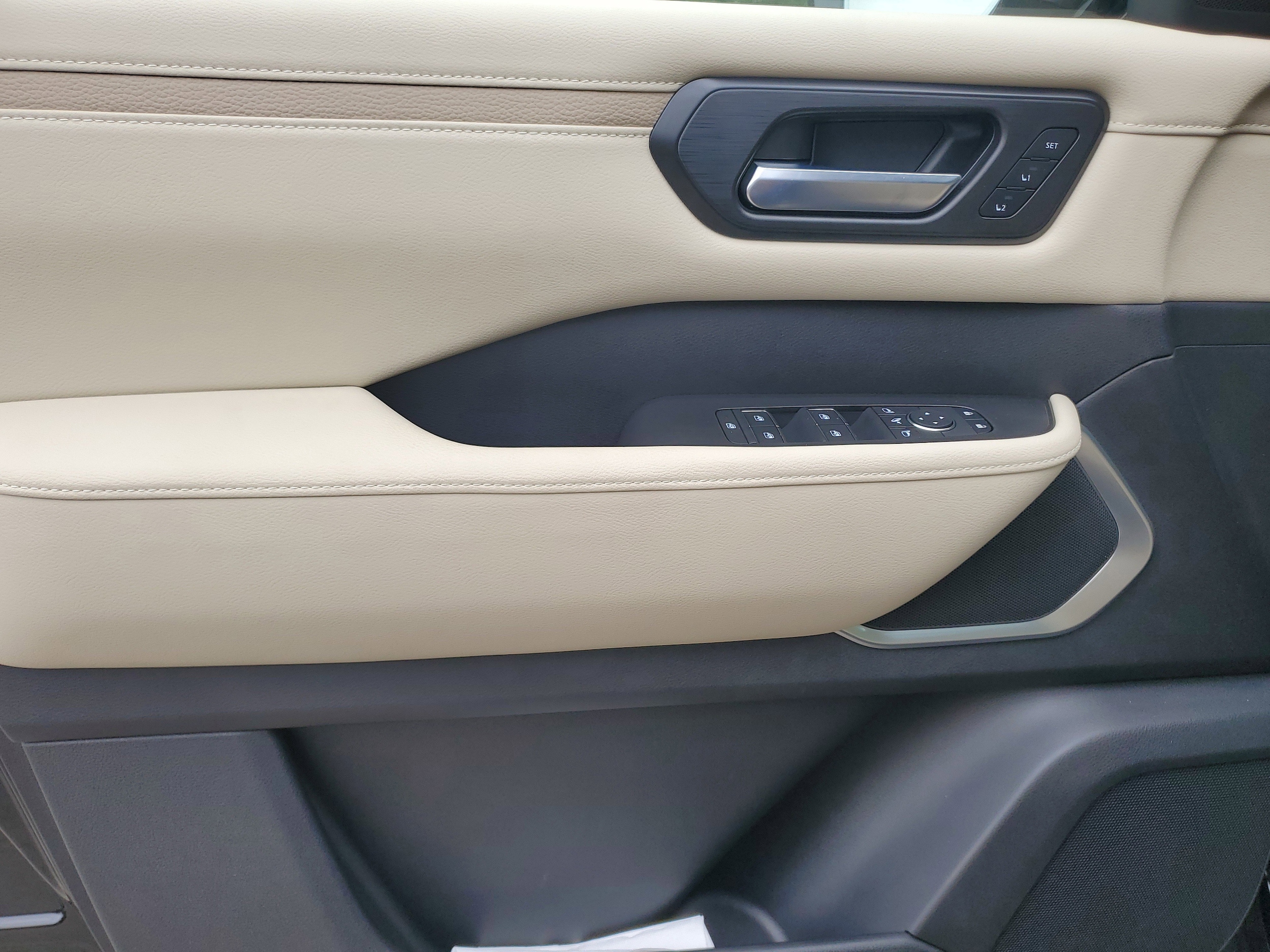 2025 Nissan Armada Platinum Reserve - Photo 18