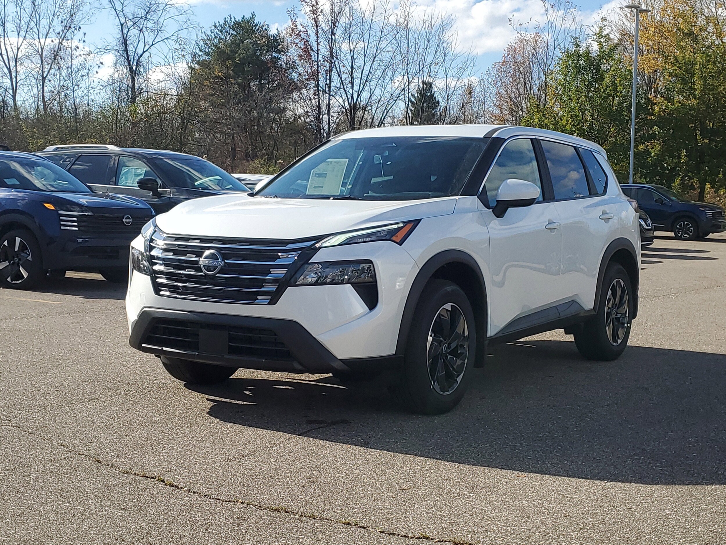2026 Nissan Rogue SV photo 2