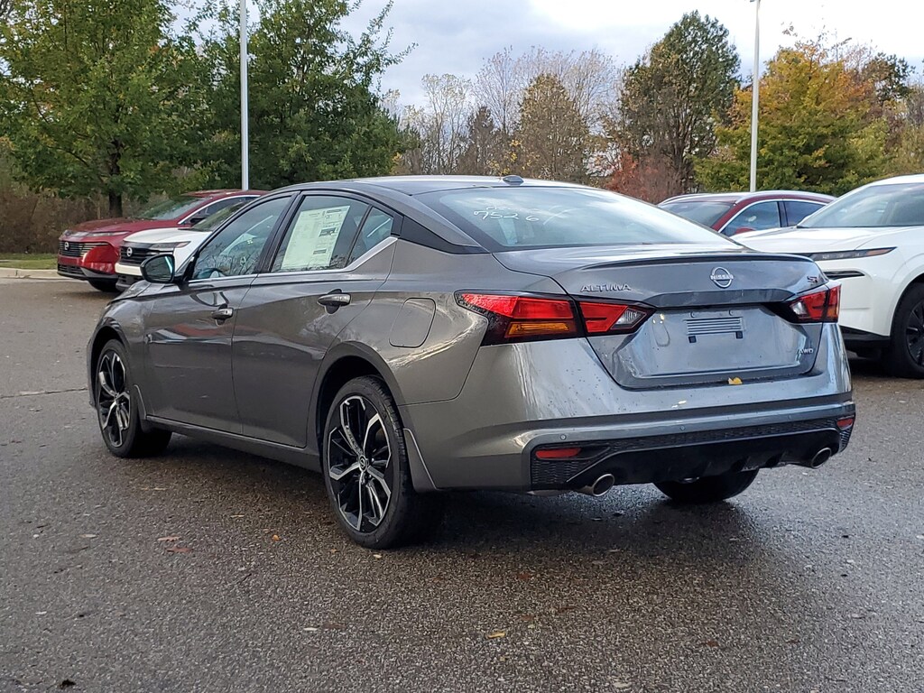 New 2025 Nissan Altima SR Sedan