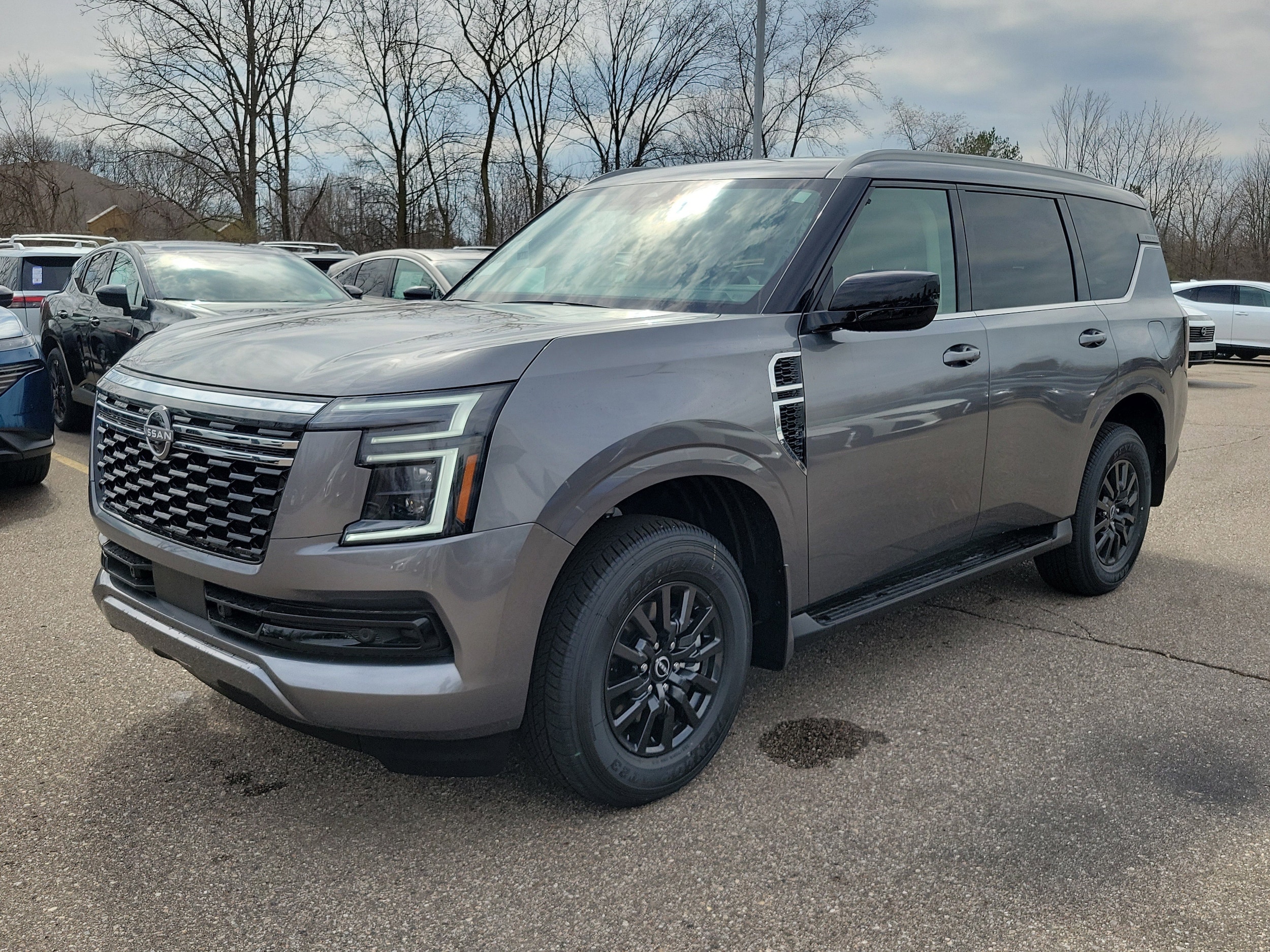 2025 Nissan Armada SV - Photo 2