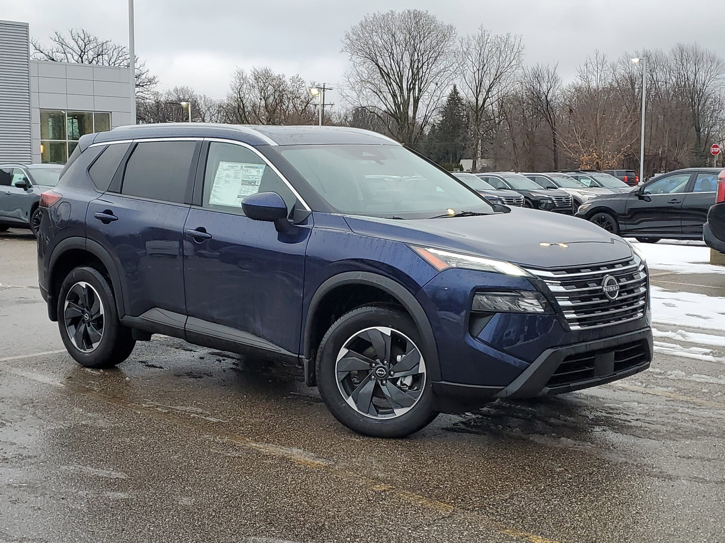 2026 Nissan Rogue SV's photo