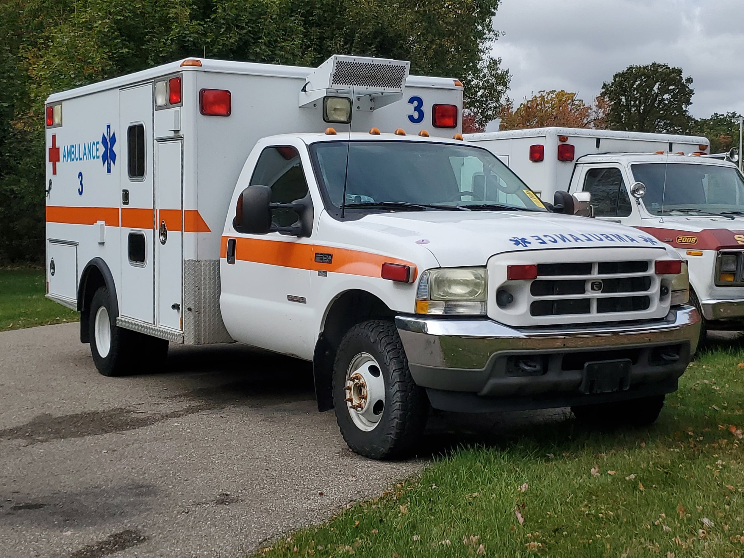 2004 Ford F-350 SD Chassis Cab XLT