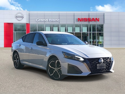 2025 Nissan Altima SR Sedan