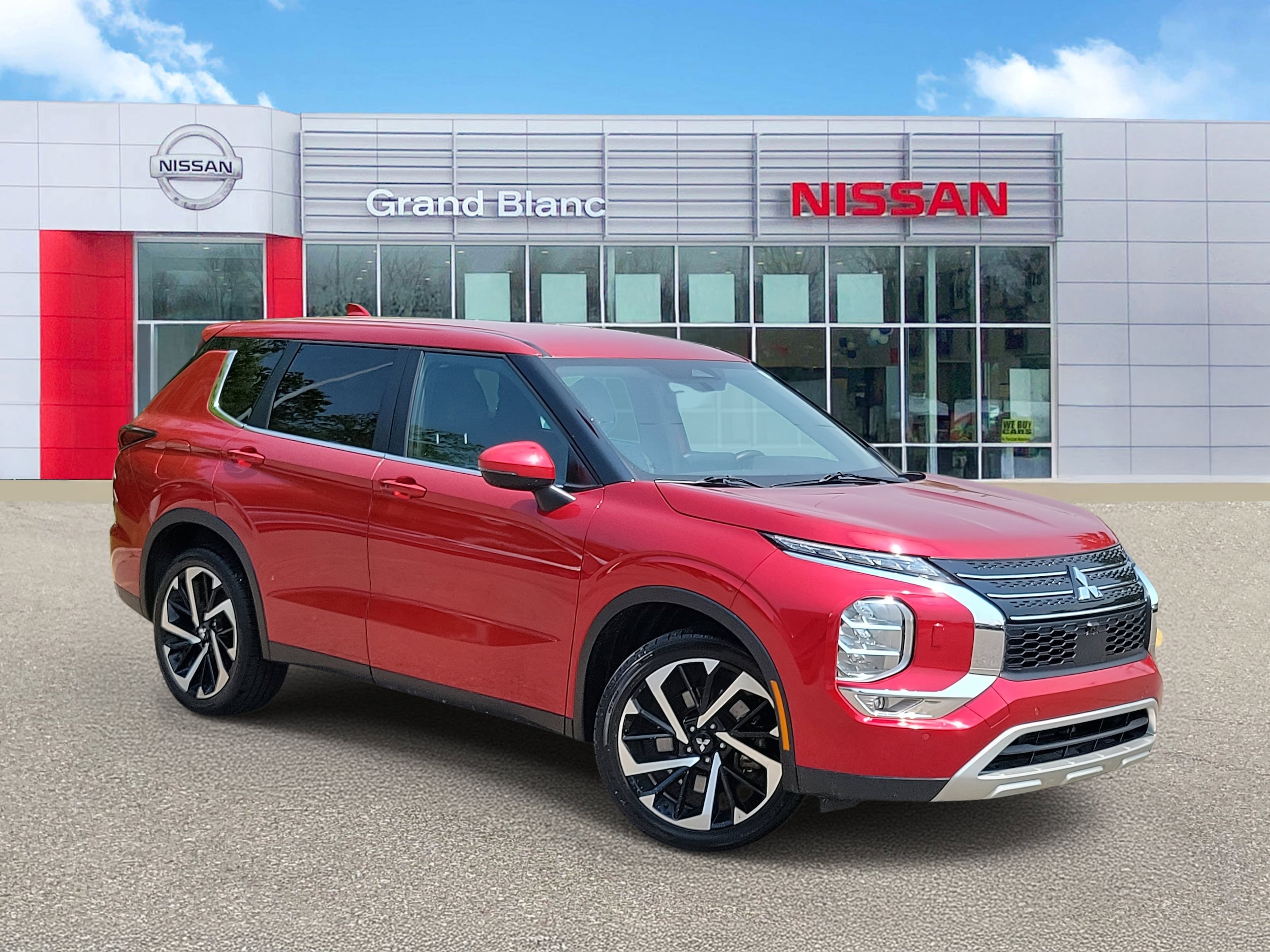 2023 Mitsubishi Outlander SE's photo