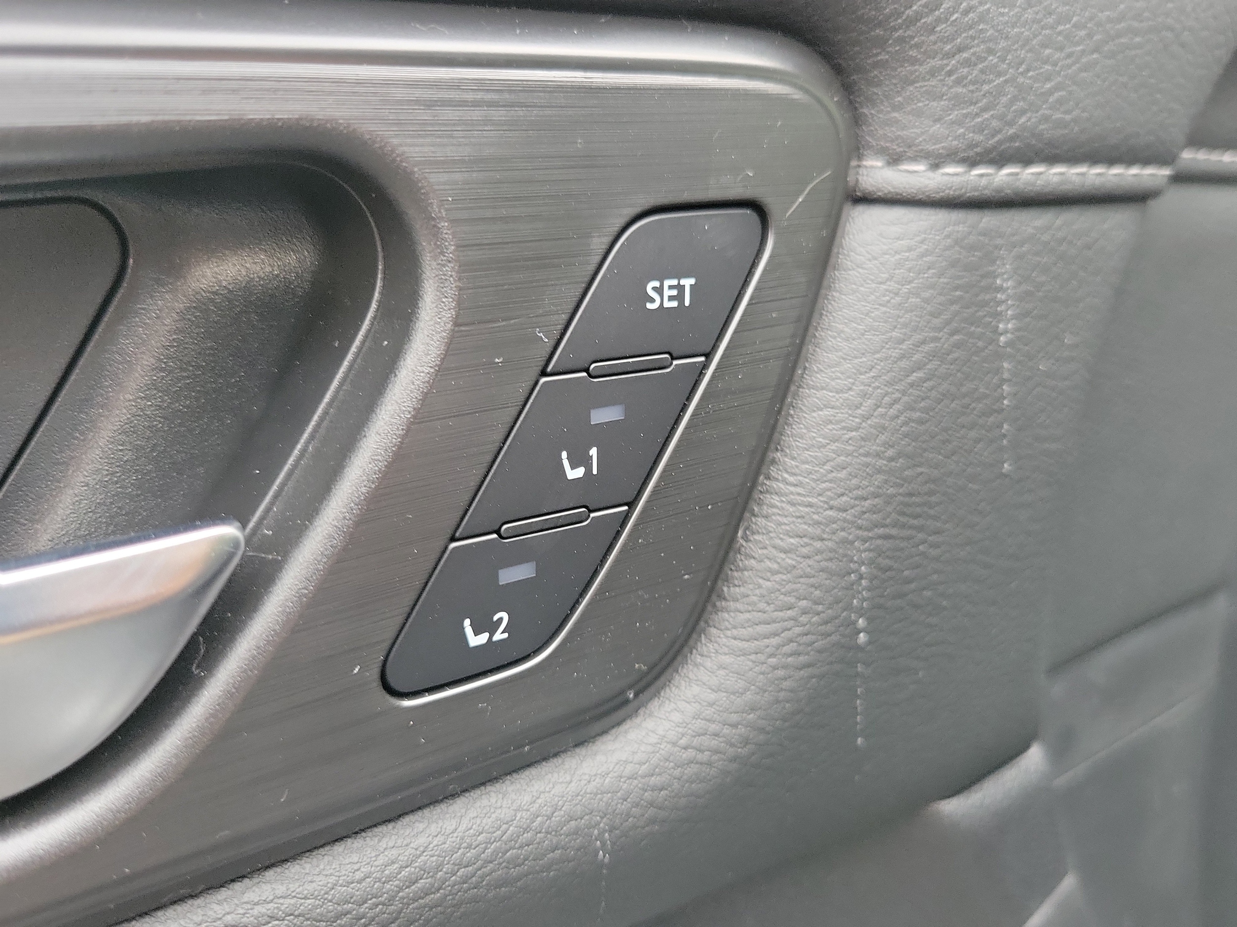 2025 Nissan Armada Platinum - Photo 22