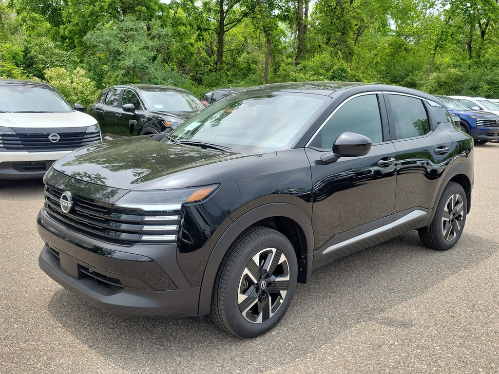 New 2025 Nissan Kicks SV SUV