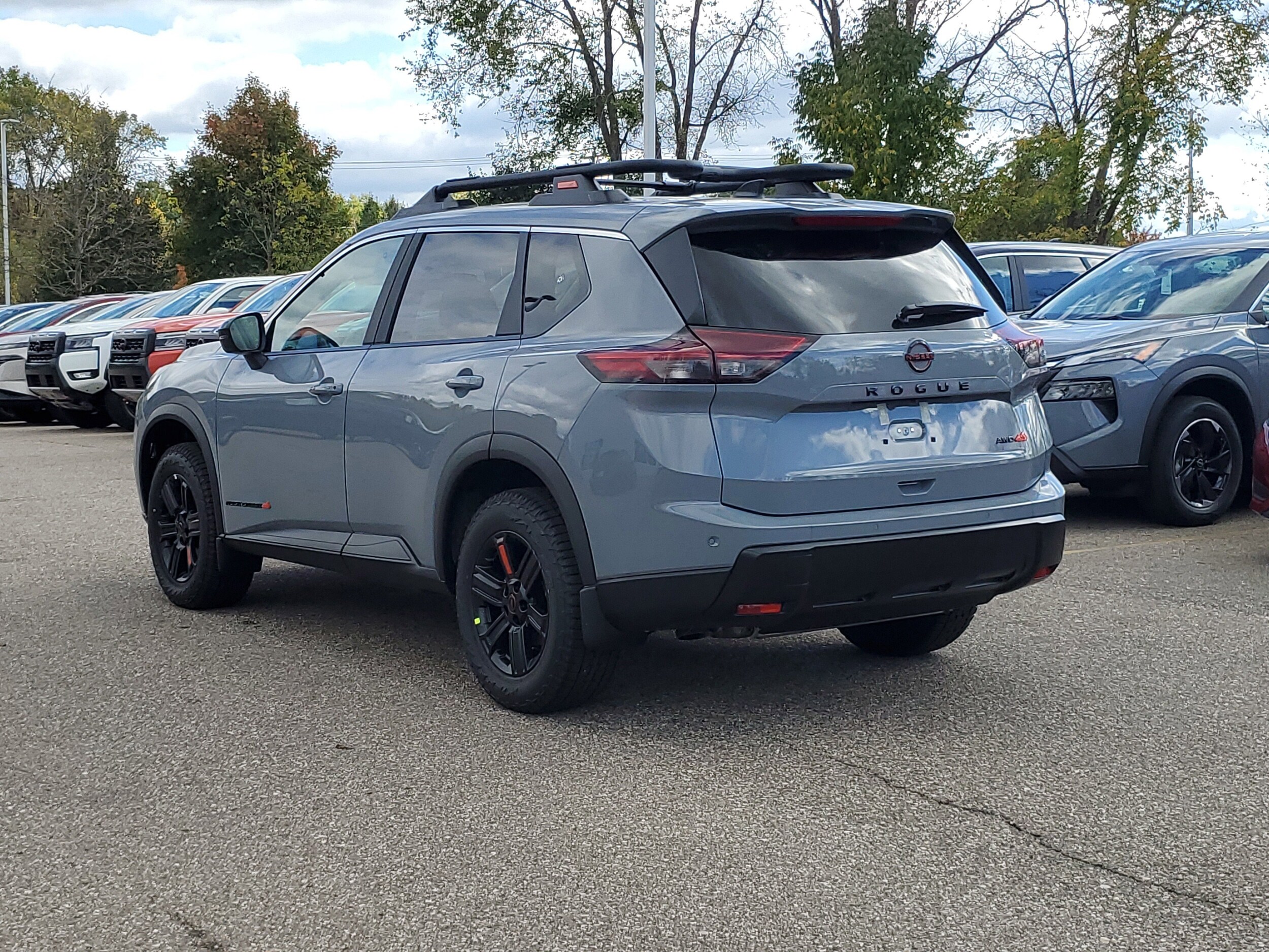2026 Nissan Rogue SV photo 3