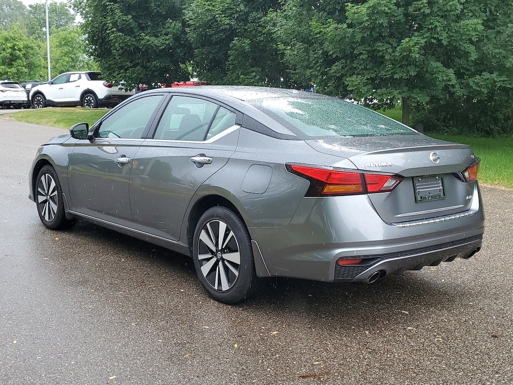 Used 2022 Nissan Altima 2.5 SL Sedan