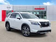 2025 Nissan Pathfinder Platinum SUV