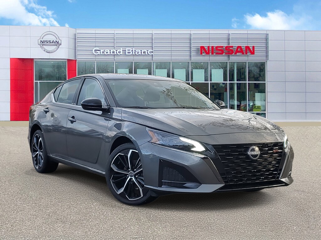 New 2025 Nissan Altima SR Sedan