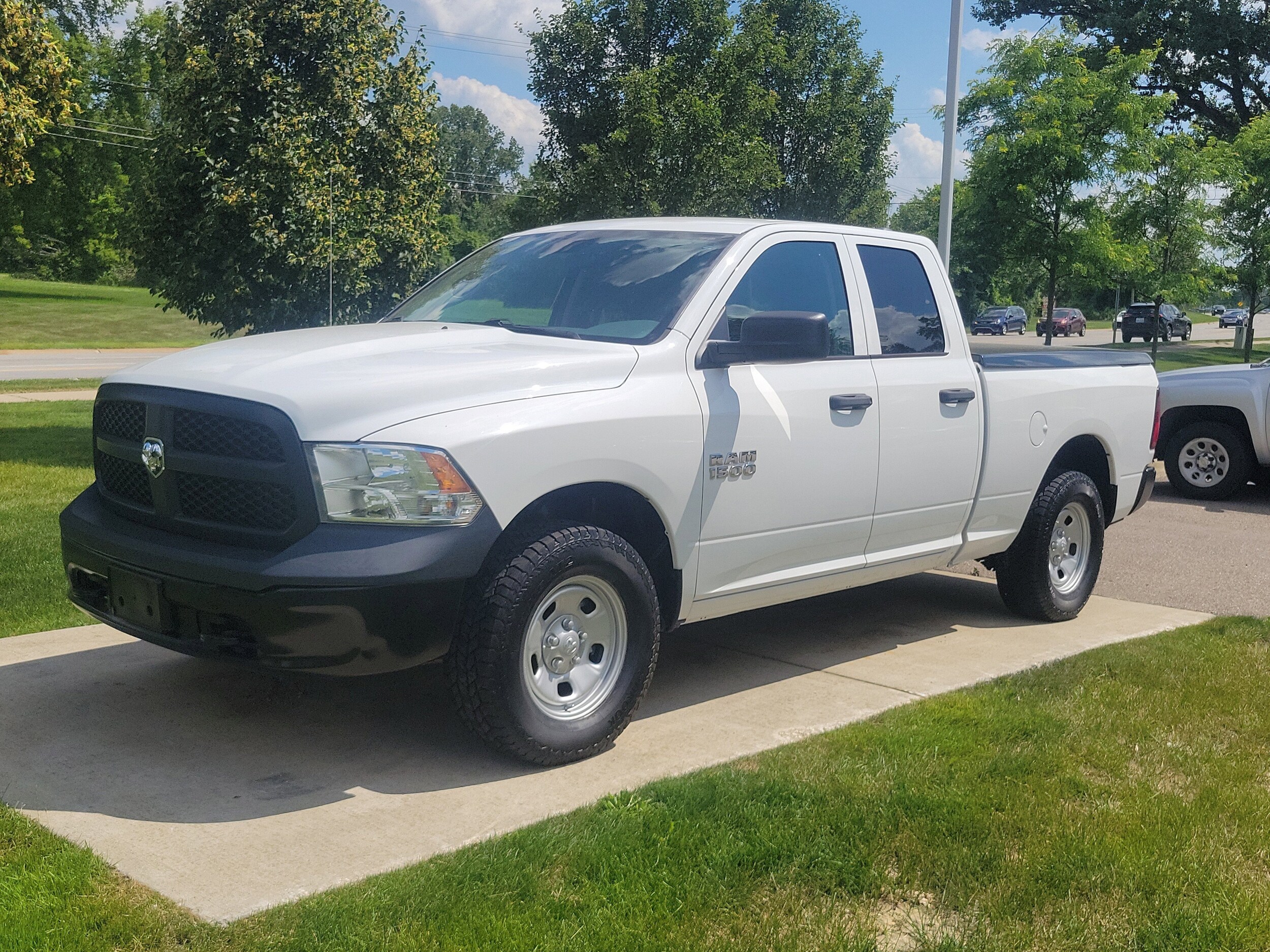 2016 Ram 1500 Tradesman photo 2
