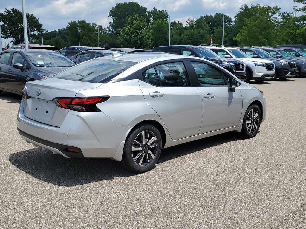 New 2025 Nissan Versa 1.6 SV Sedan