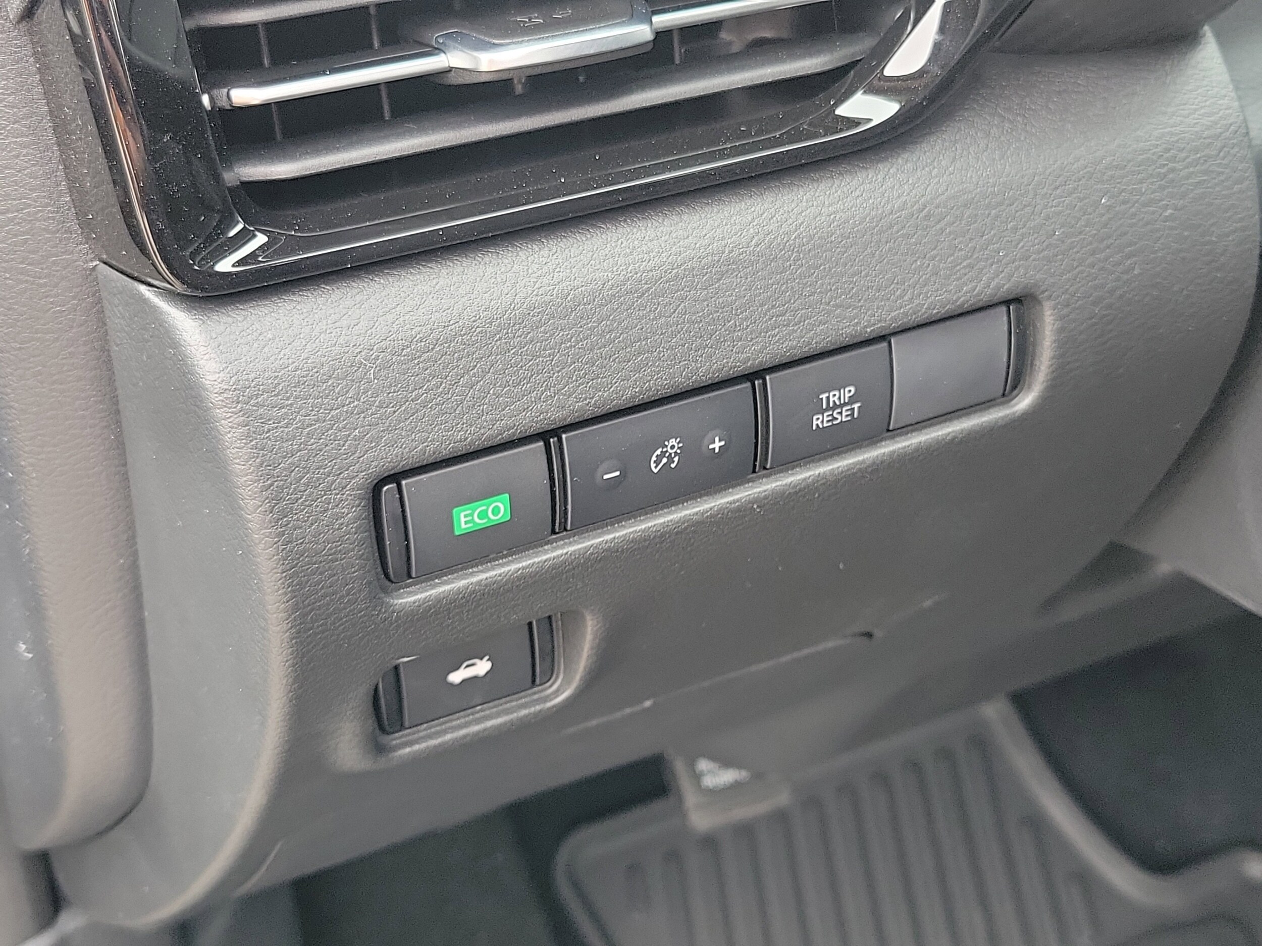 2025 Nissan Sentra SR - Photo 7