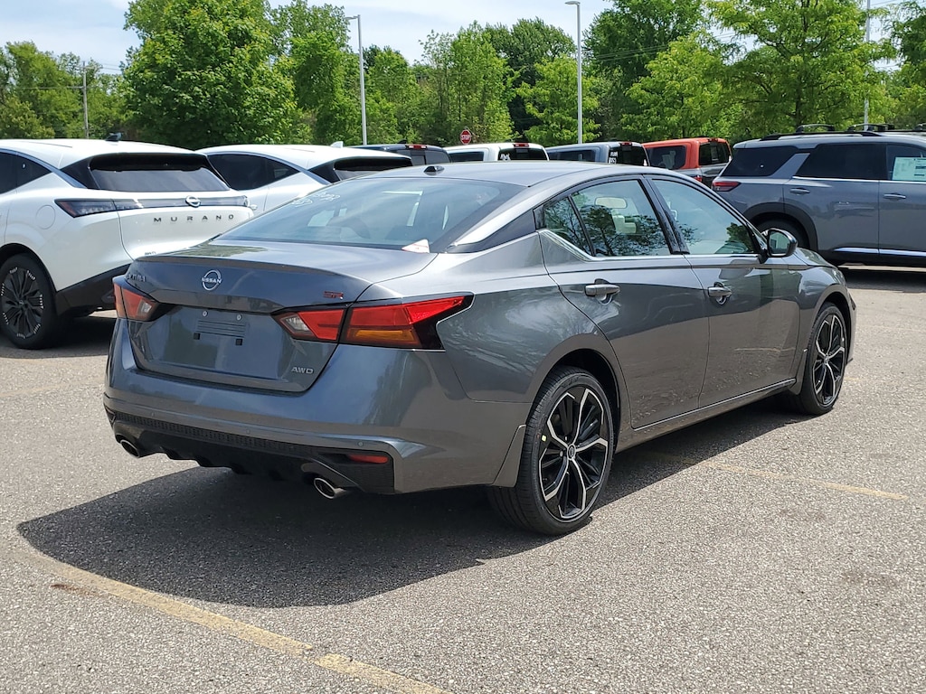 New 2026 Nissan Altima SR Sedan