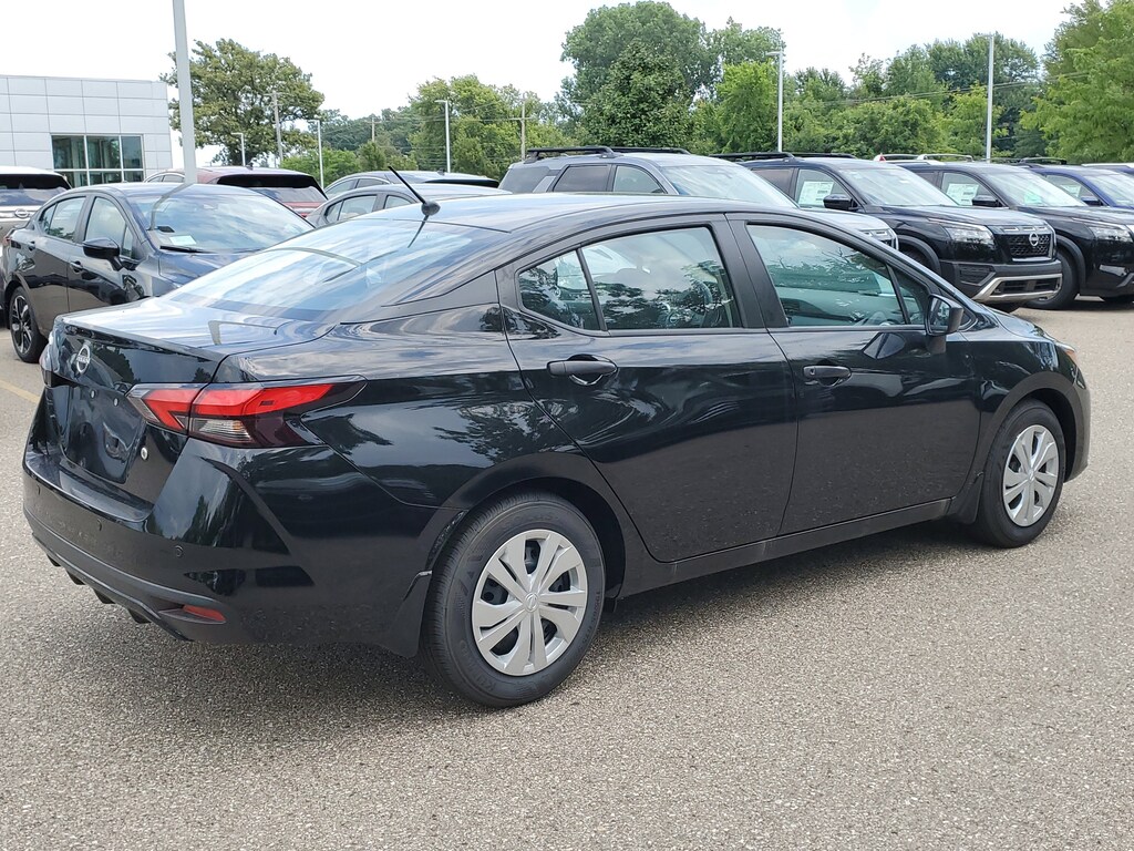 New 2025 Nissan Versa 1.6 S Sedan