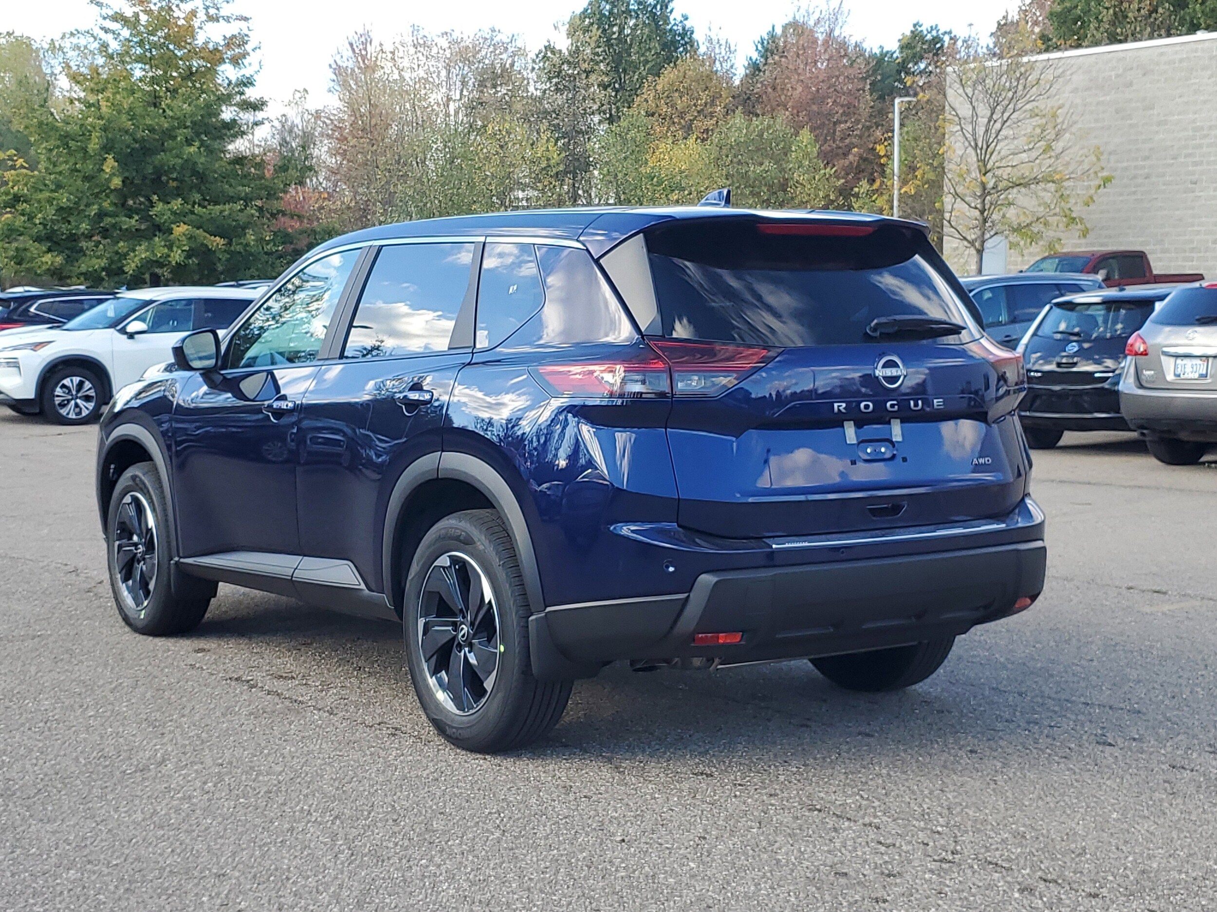 2026 Nissan Rogue SV photo 3