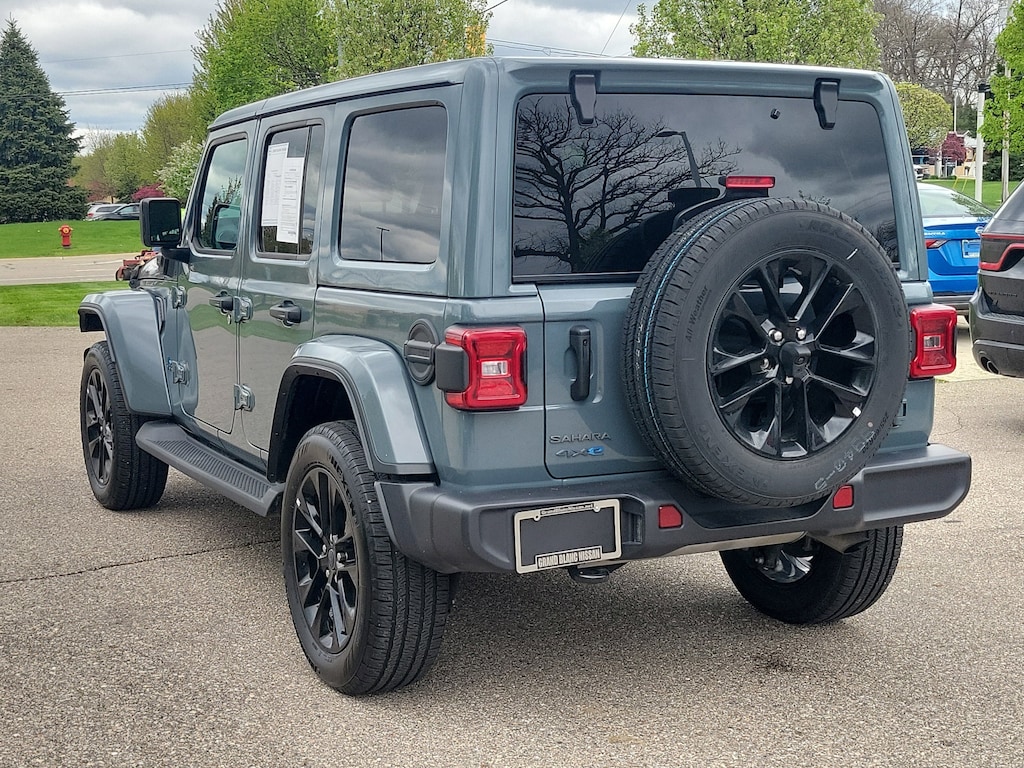 Used 2025 Jeep Wrangler 4xe Sahara SUV