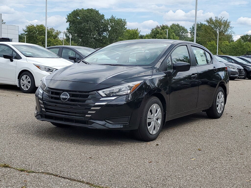 New 2025 Nissan Versa 1.6 S Sedan
