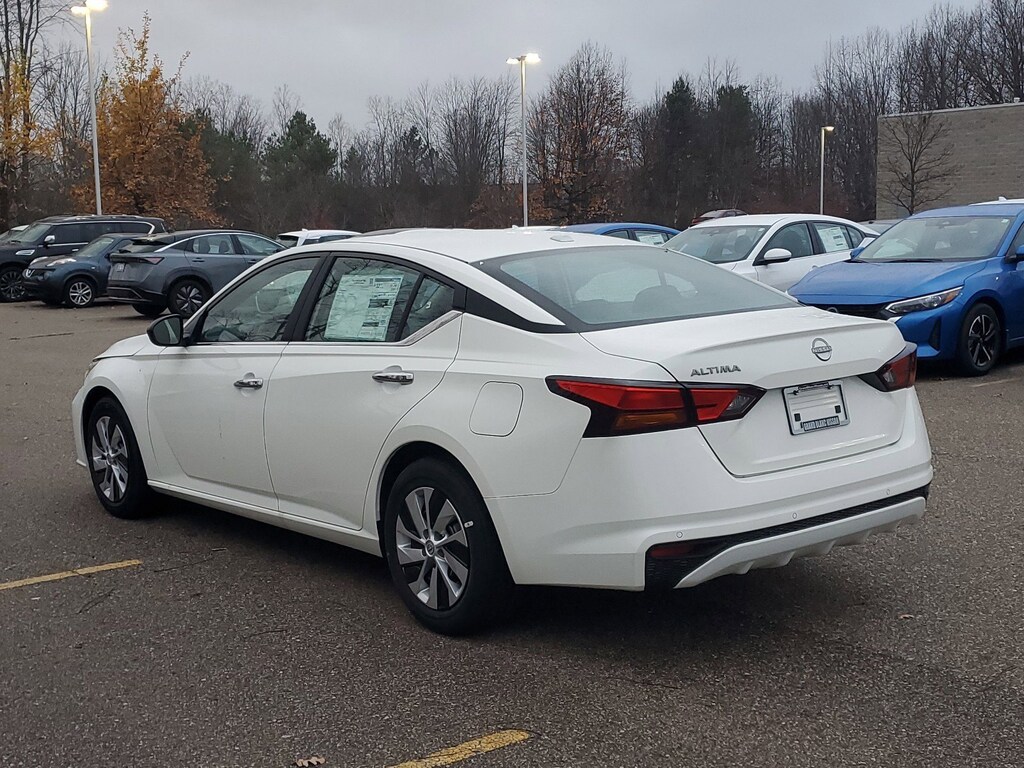 New 2025 Nissan Altima S Sedan