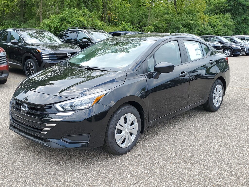 New 2025 Nissan Versa 1.6 S Sedan