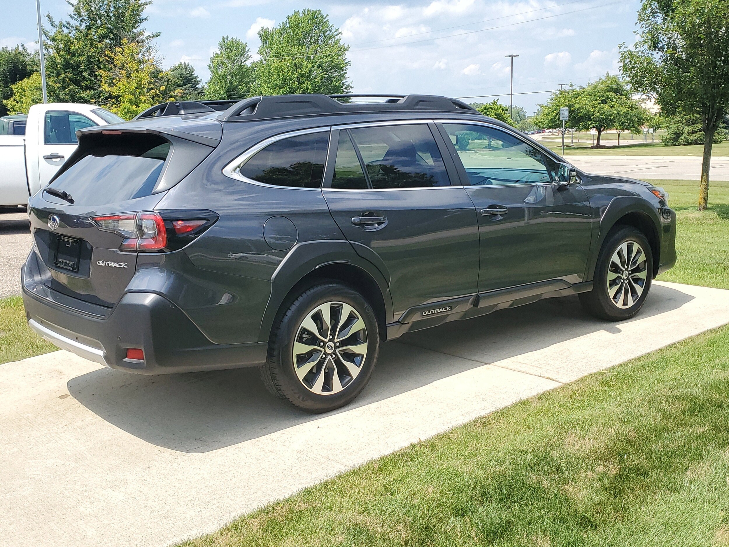 2024 Subaru Outback Limited photo 2