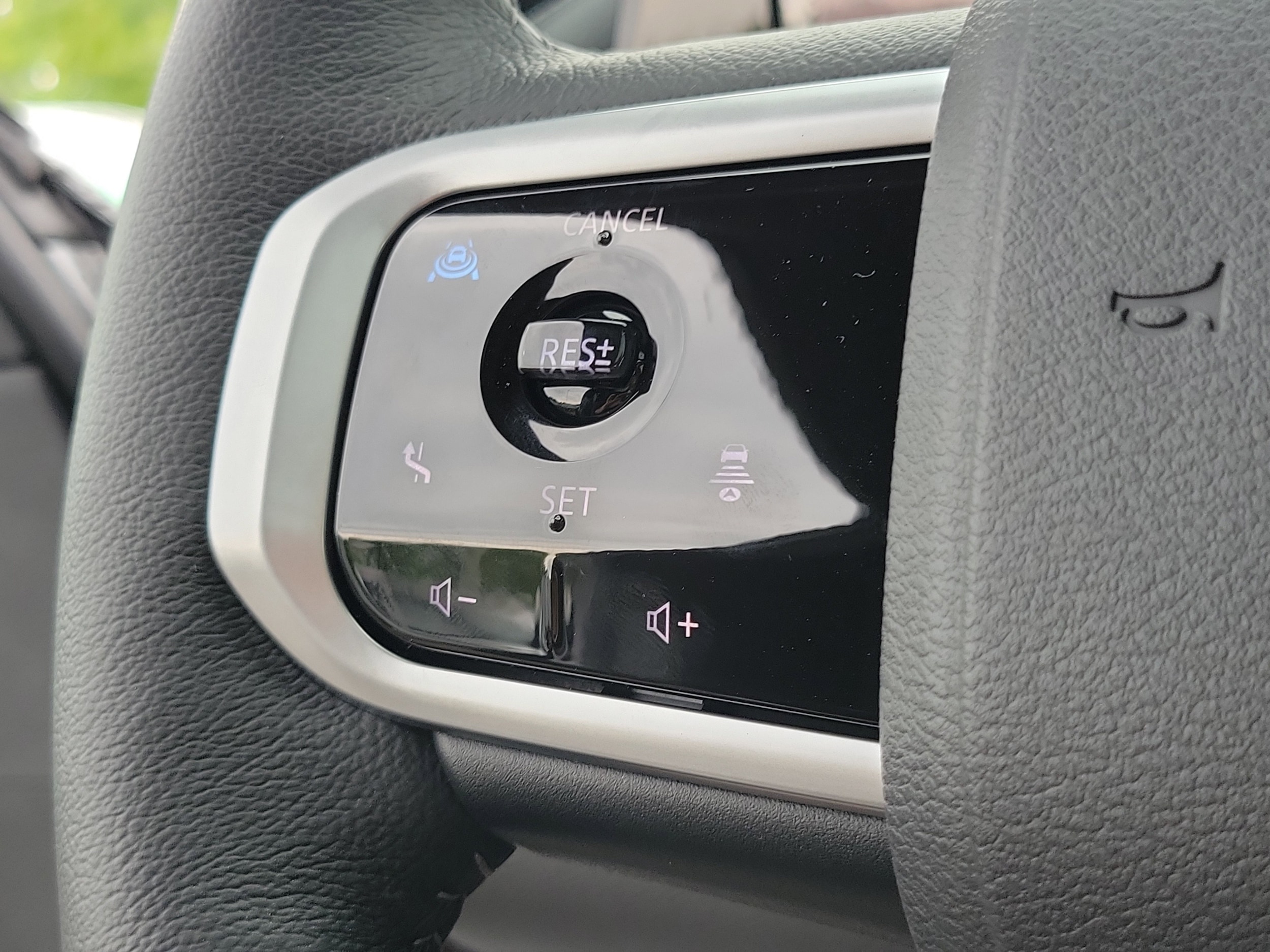 2025 Nissan Armada Platinum - Photo 10
