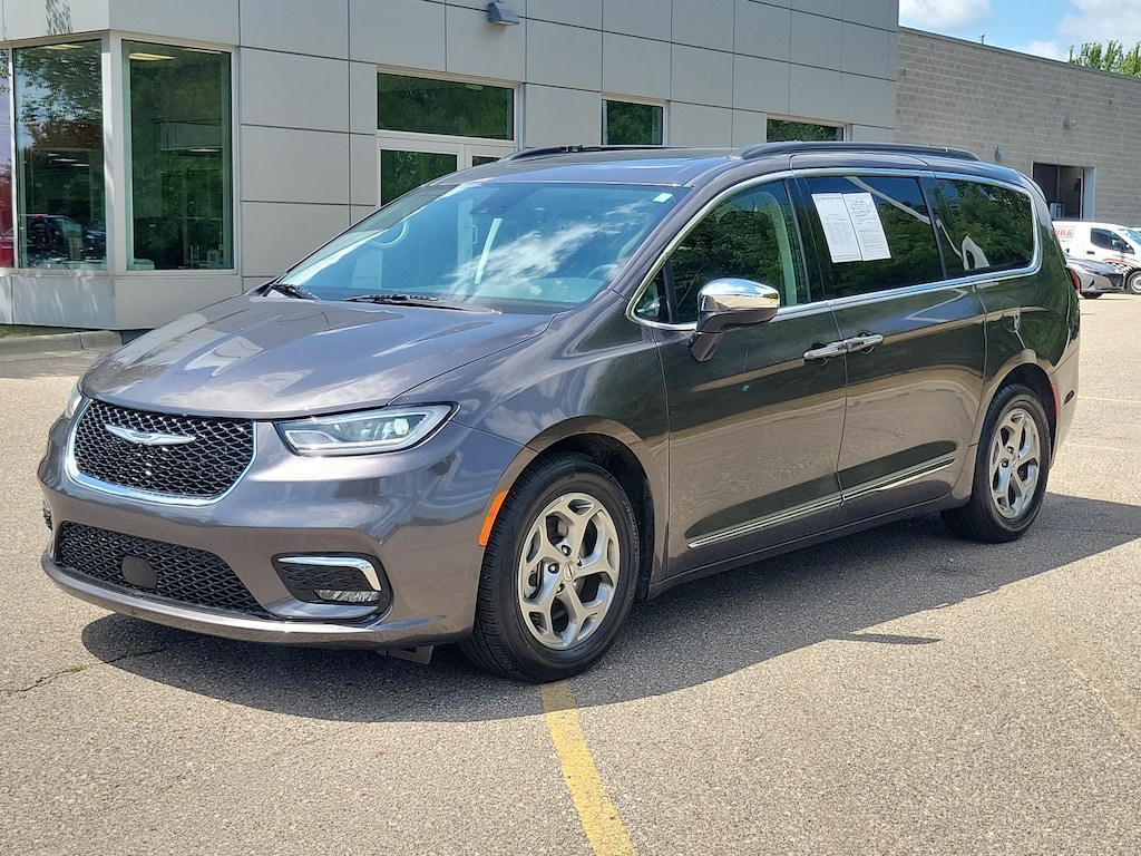 Used 2023 Chrysler Pacifica Limited Van Passenger Van