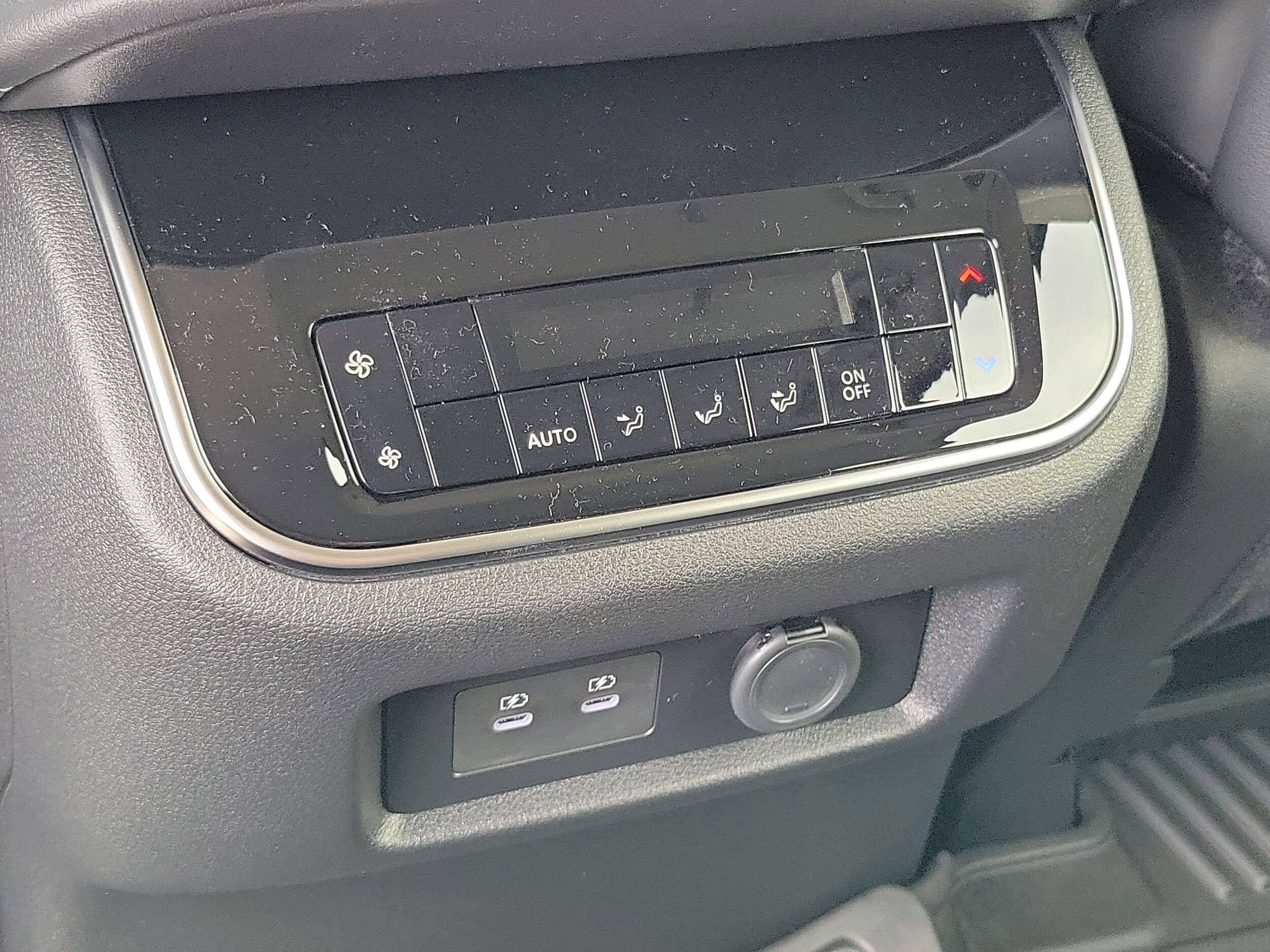 2025 Nissan Armada SV - Photo 23