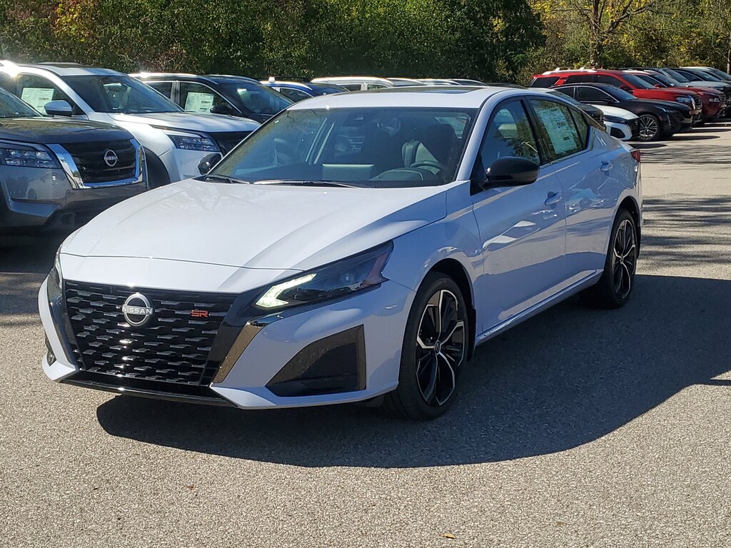 New 2025 Nissan Altima SR Sedan