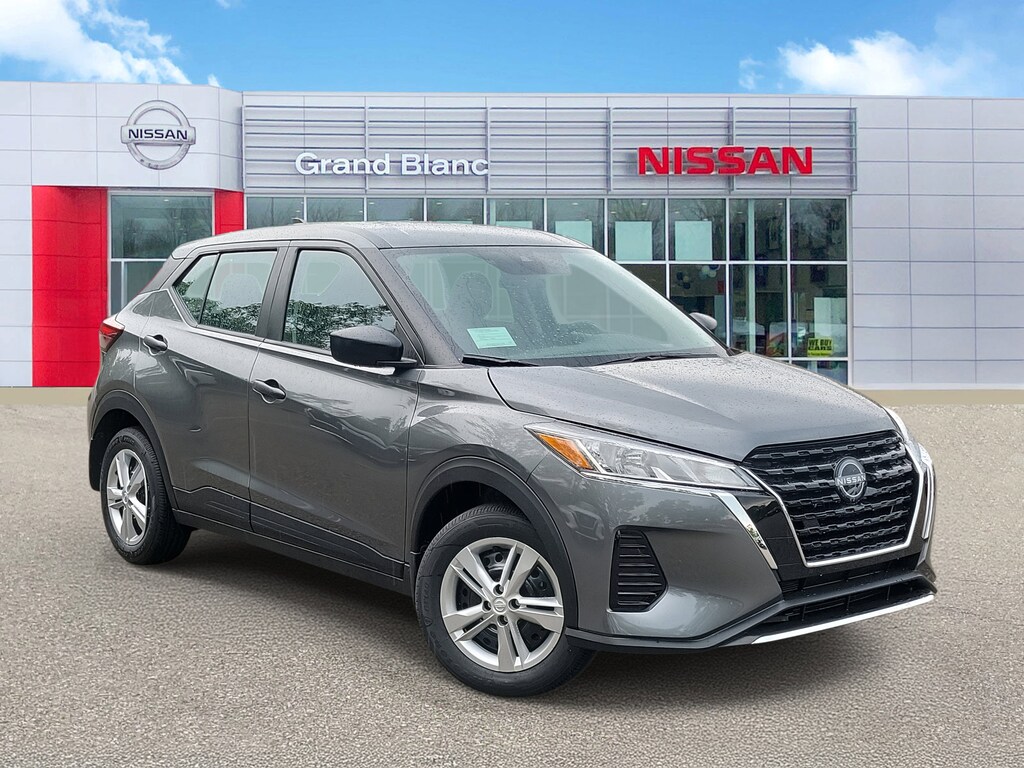 New 2025 Nissan Kicks Play S SUV