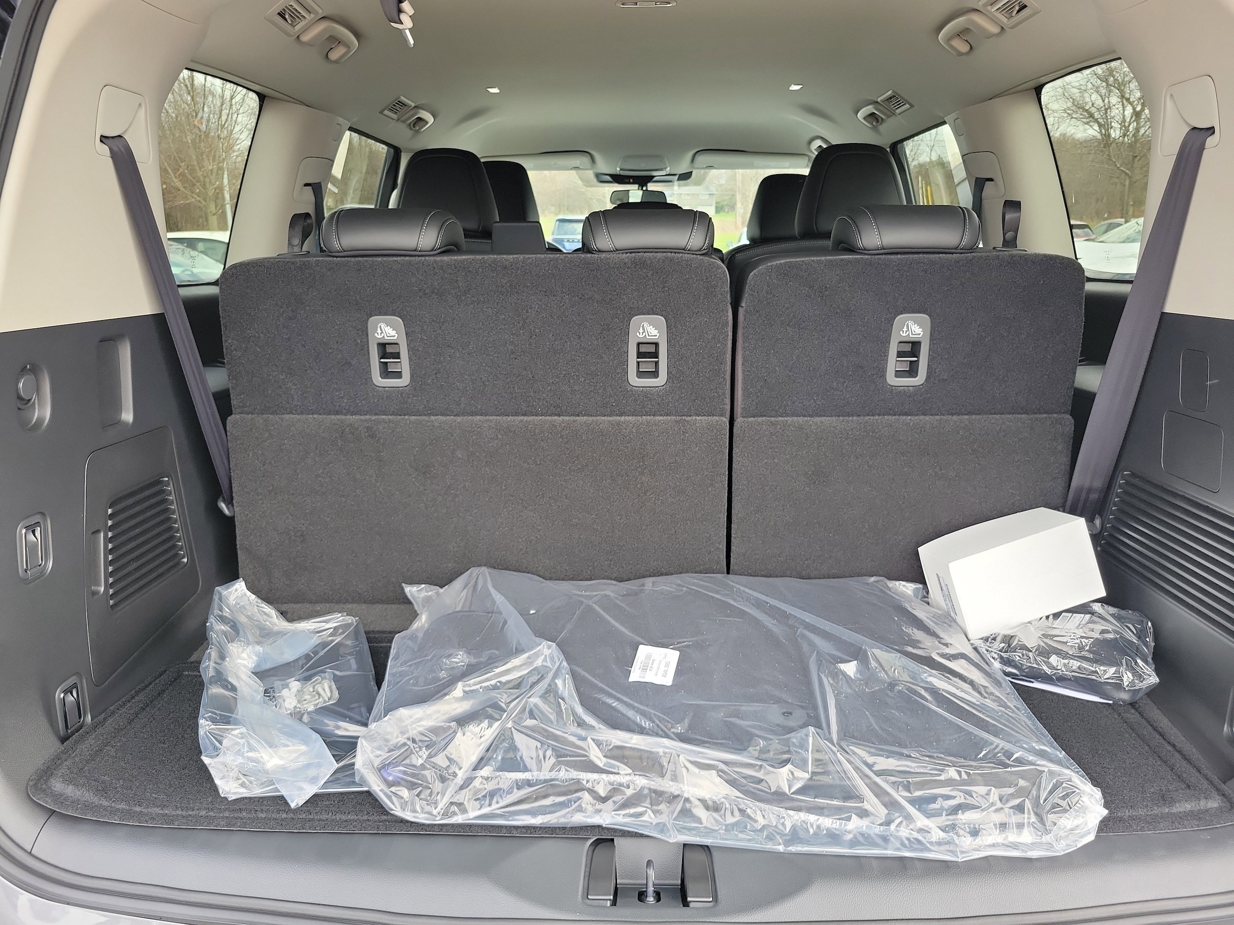 2025 Nissan Armada SV - Photo 27