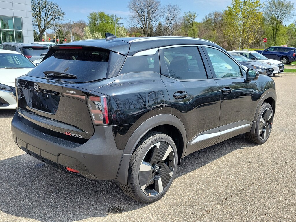 New 2025 Nissan Kicks SR SUV