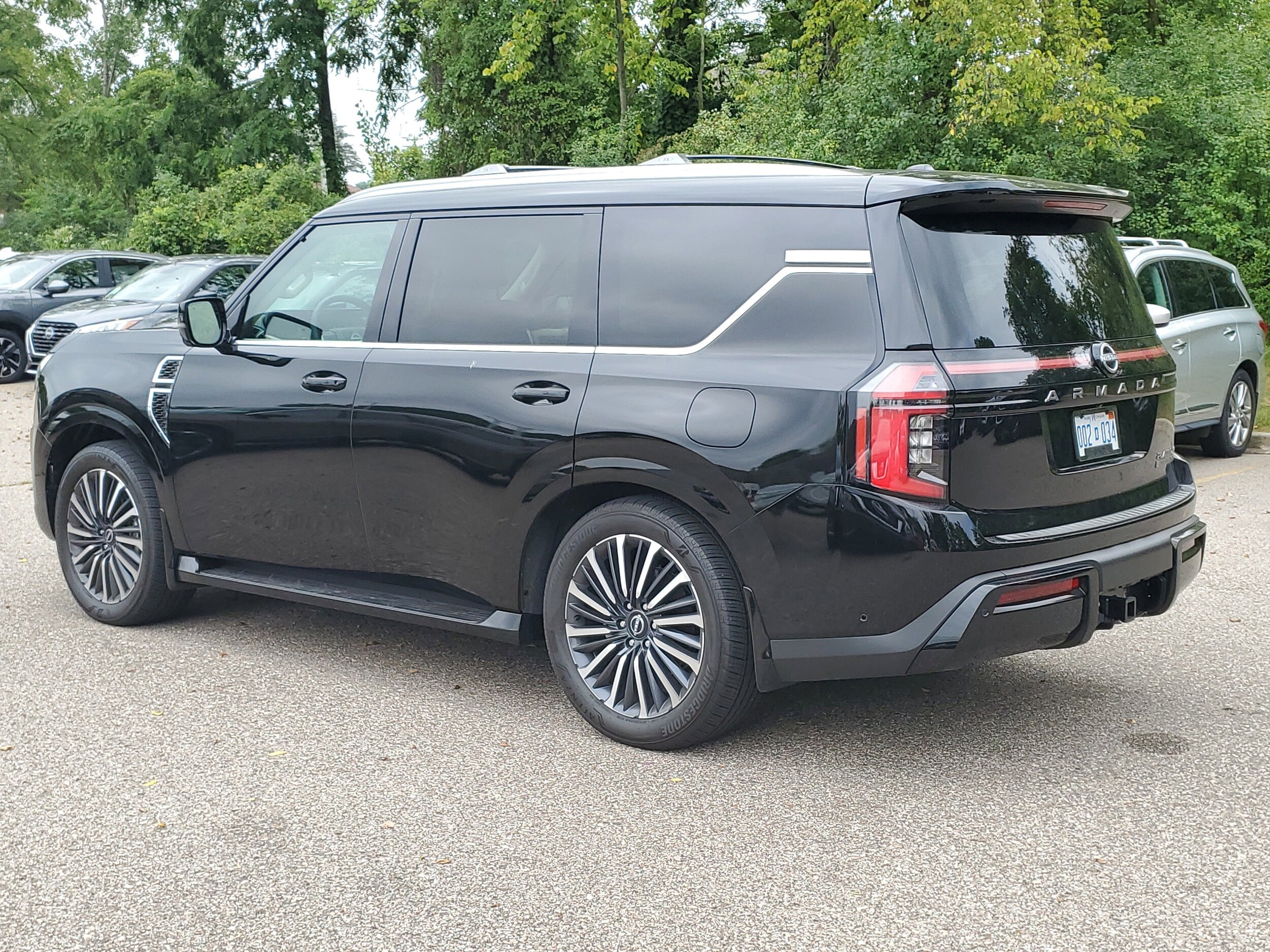 2025 Nissan Armada Platinum Reserve photo 2