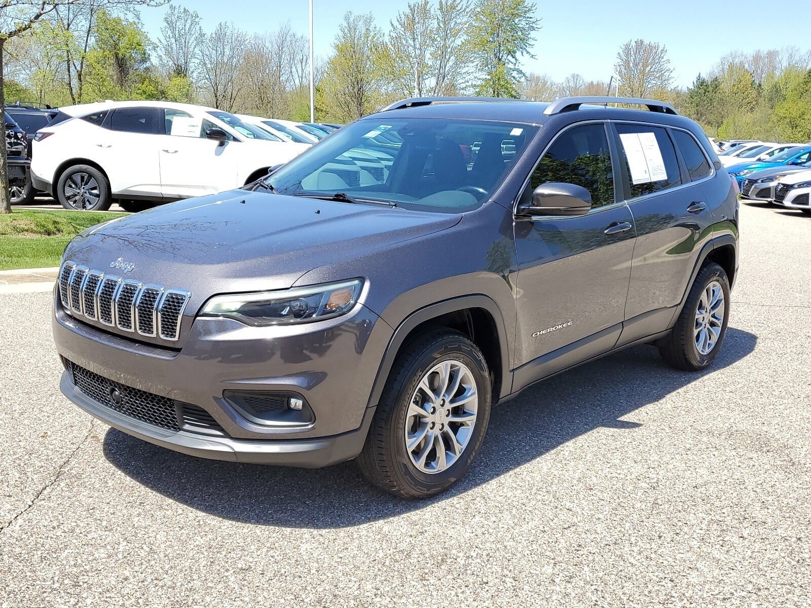 2021 Jeep Cherokee Latitude photo 2