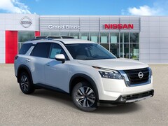 2025 Nissan Pathfinder SL SUV