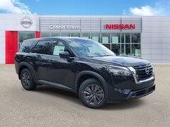 2025 Nissan Pathfinder S SUV