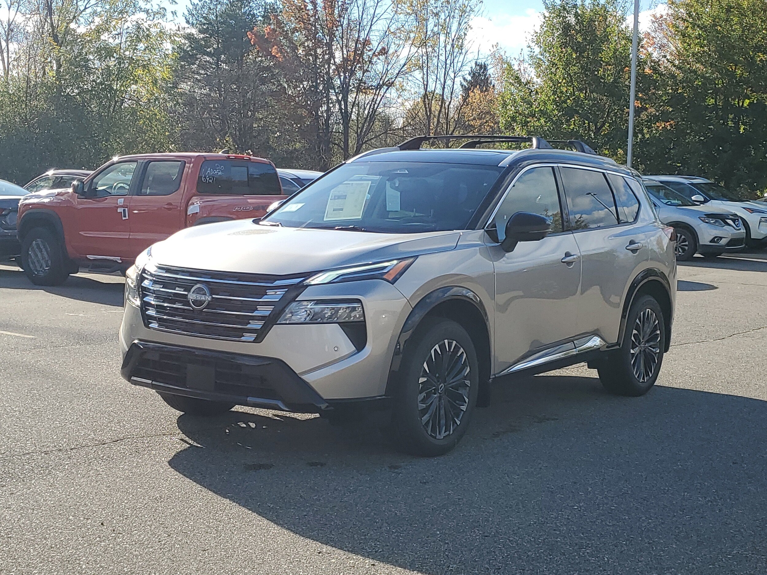 2026 Nissan Rogue Platinum photo 2