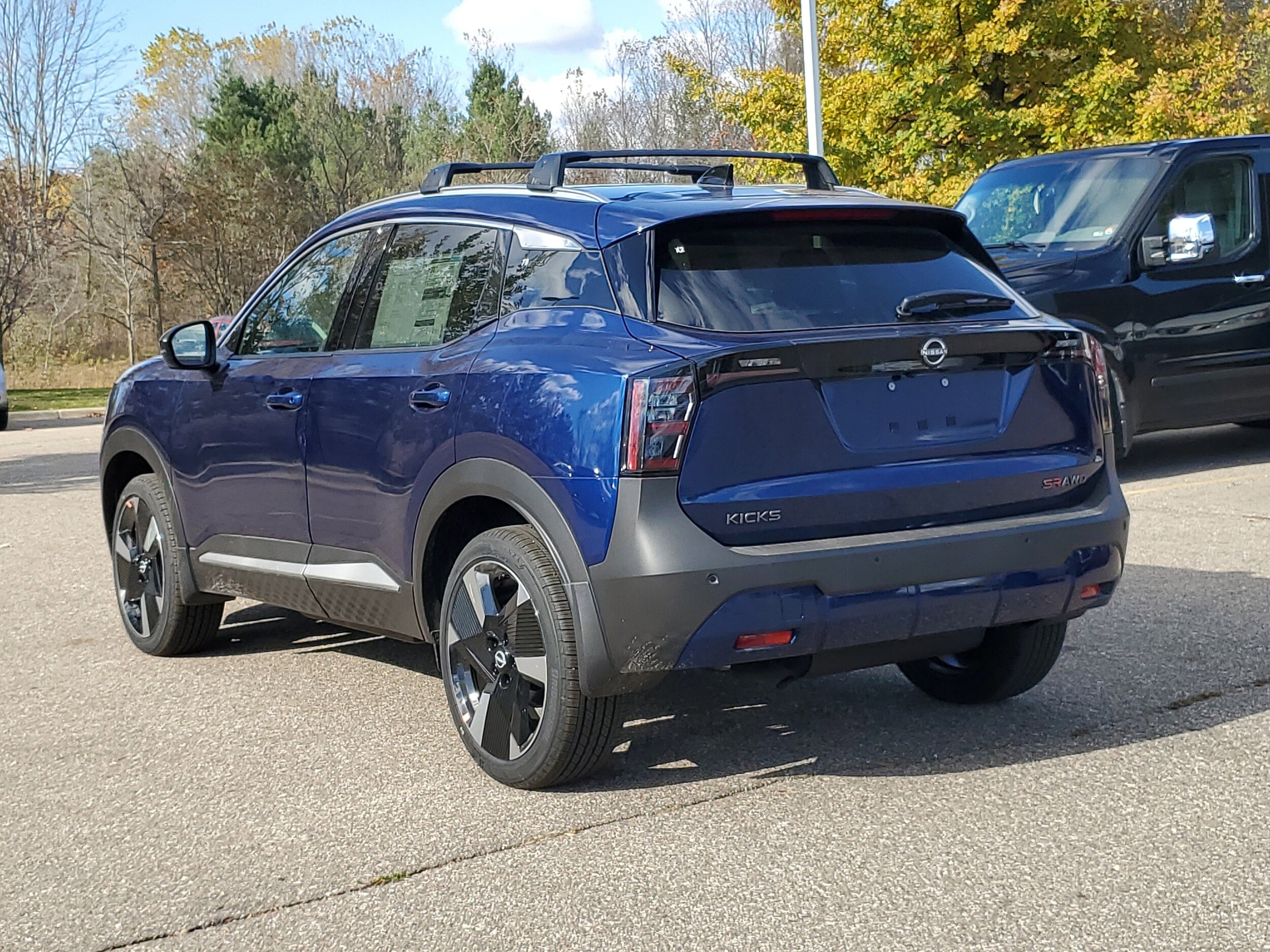 2026 Nissan Kicks SR photo 2