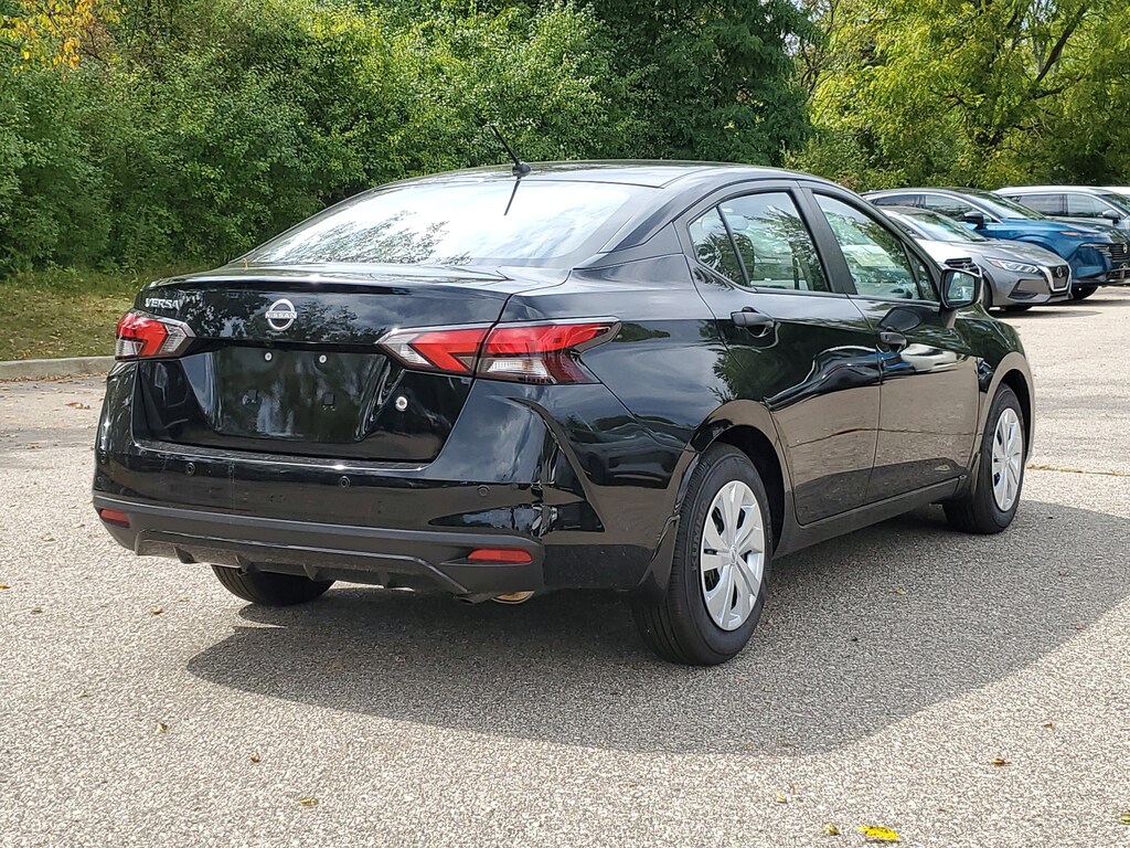 New 2025 Nissan Versa 1.6 S Sedan