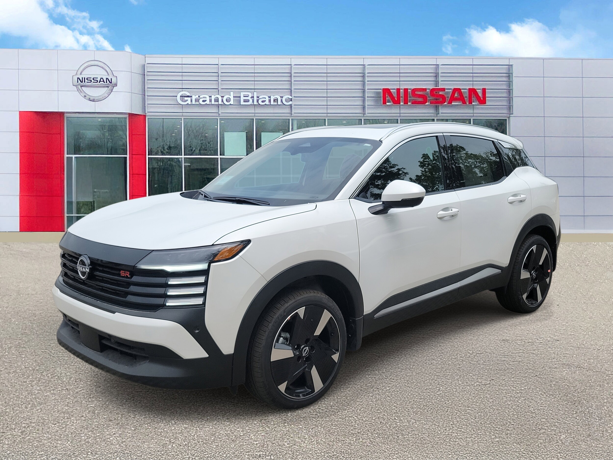 2025 Nissan Kicks SR photo 2