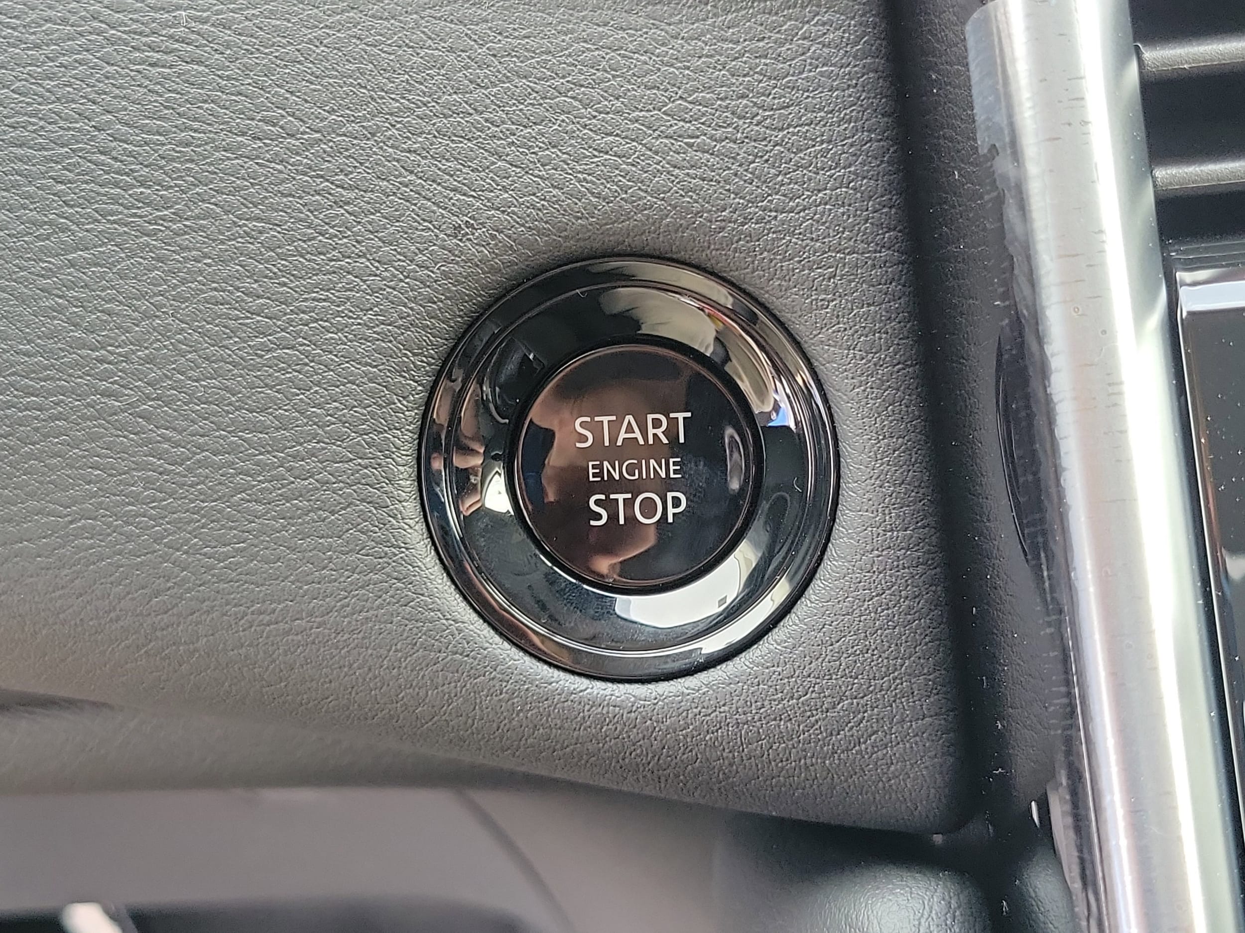 2025 Nissan Armada SV - Photo 12