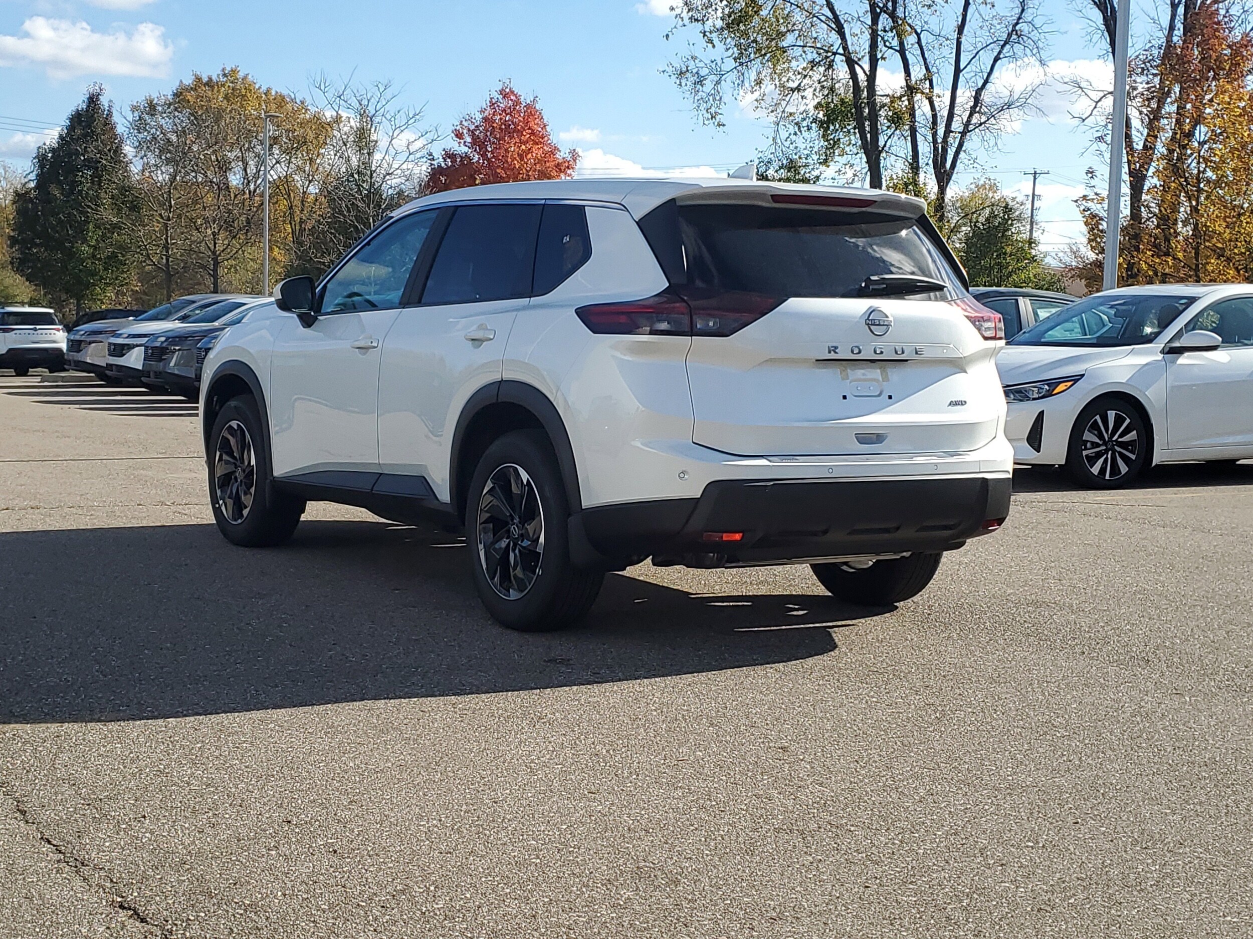 2026 Nissan Rogue SV photo 3