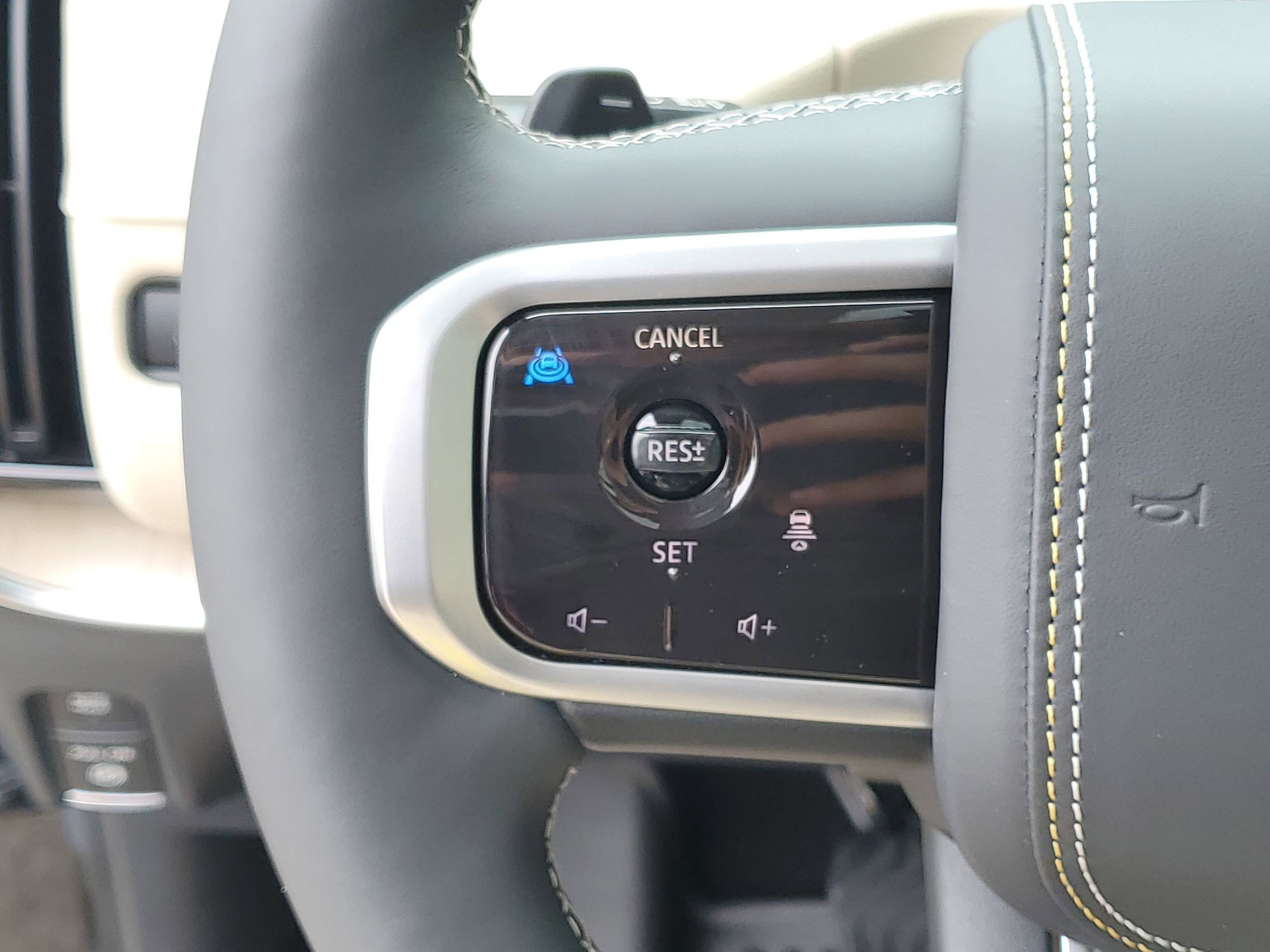 2025 Nissan Armada Platinum Reserve - Photo 10