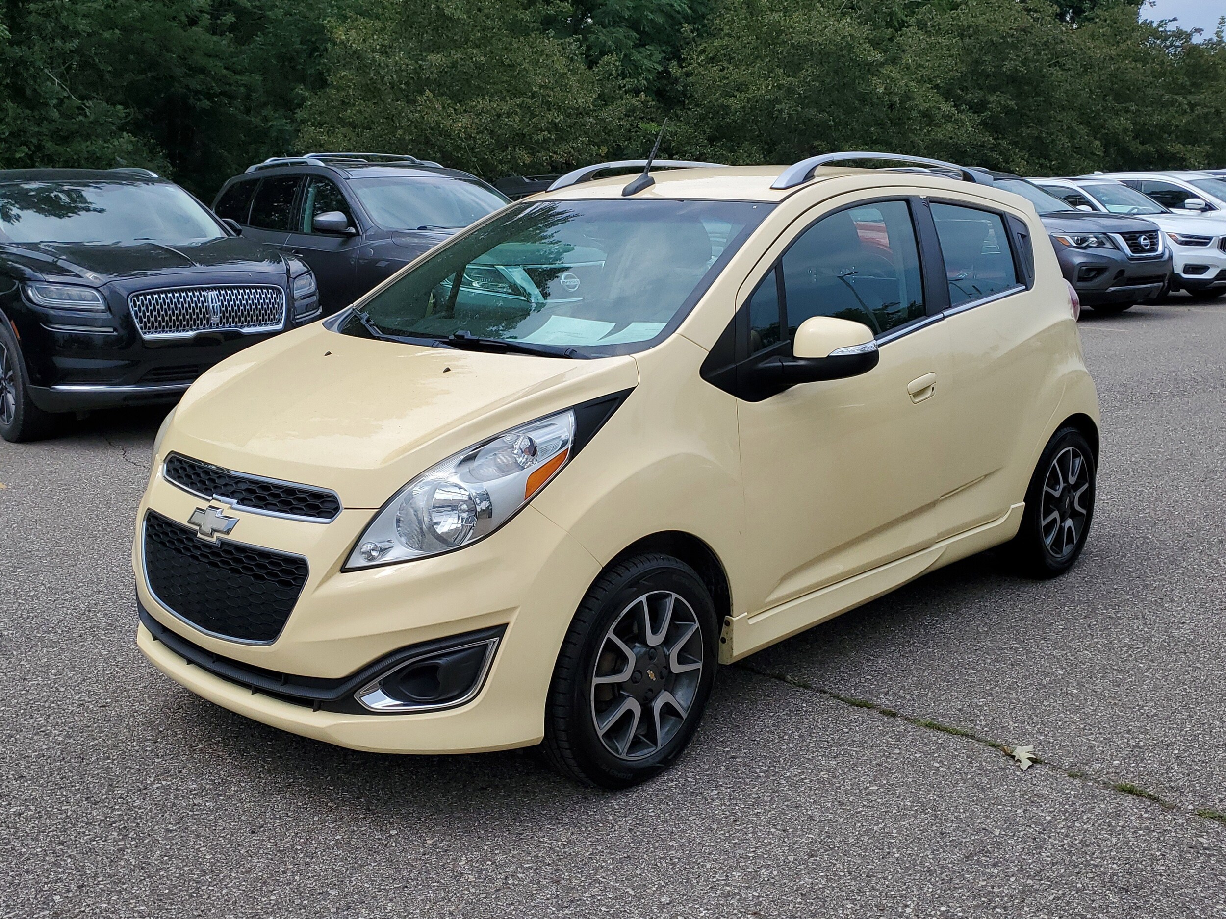 2014 Chevrolet Spark 2LT photo 2