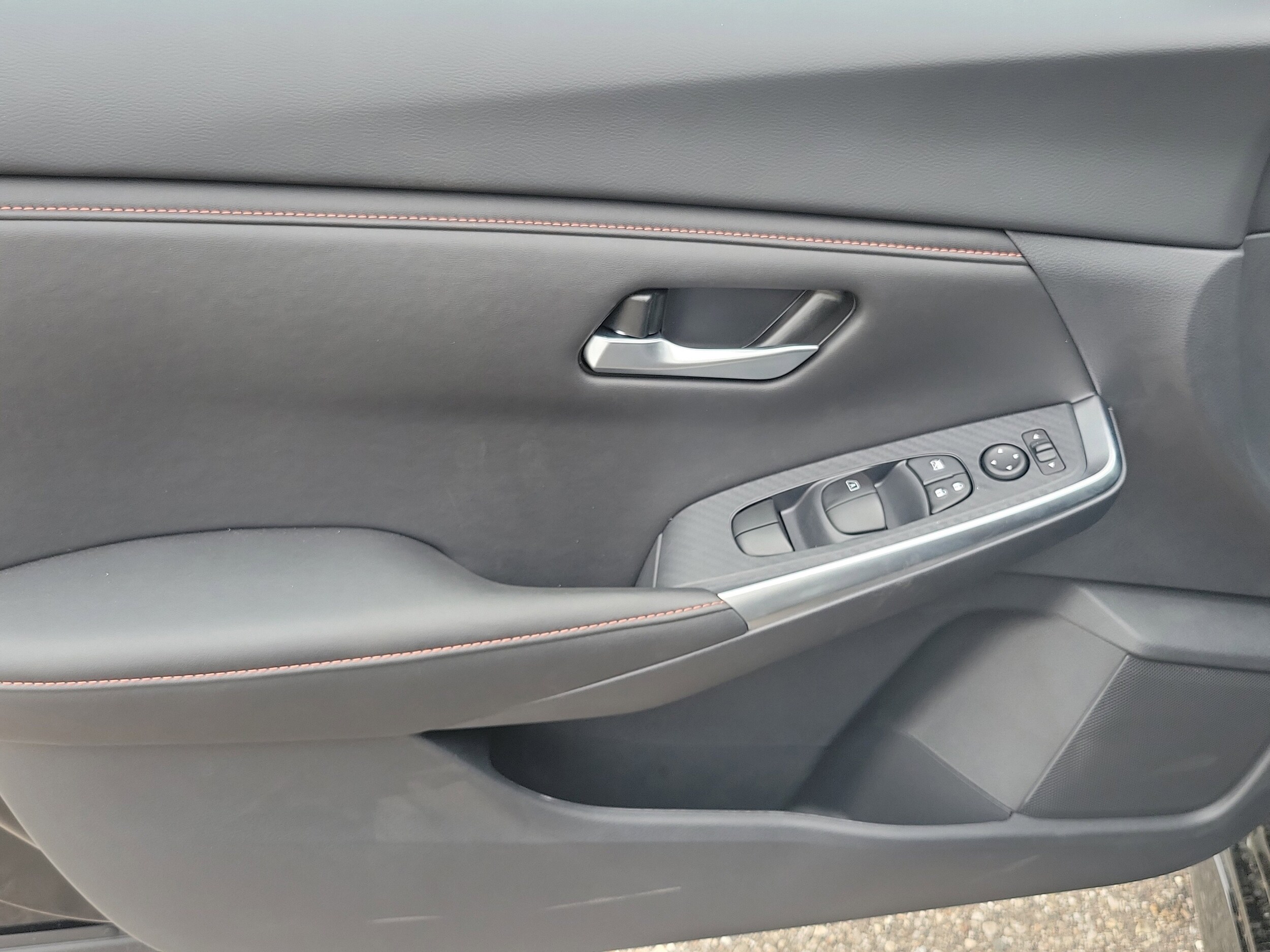 2025 Nissan Sentra SR - Photo 16