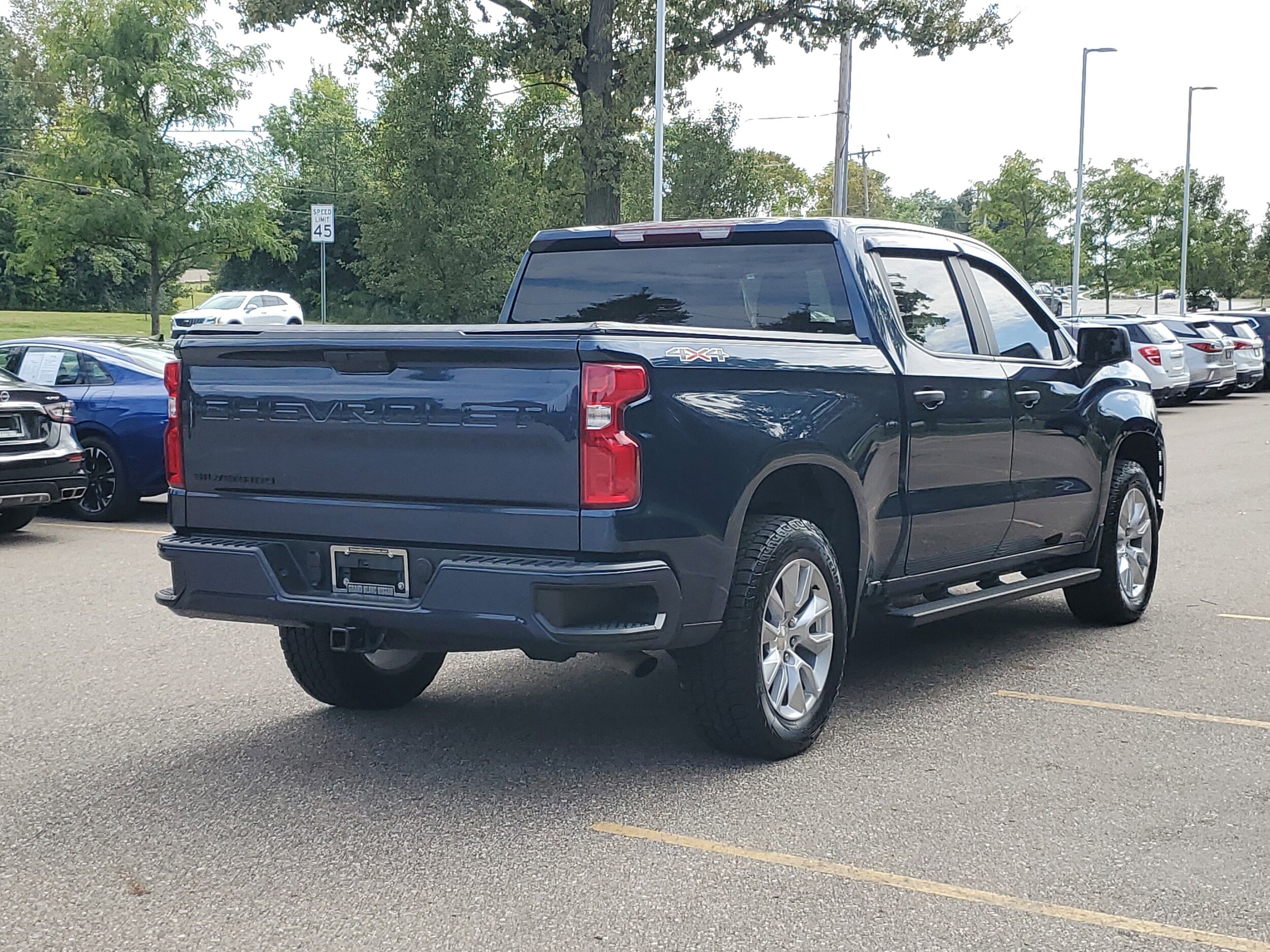 2021 Chevrolet Silverado 1500 Custom photo 4