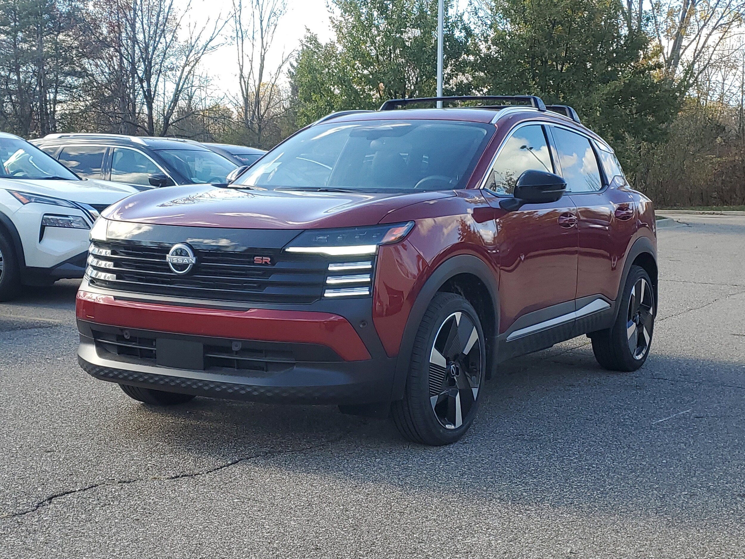 2026 Nissan Kicks SR photo 2